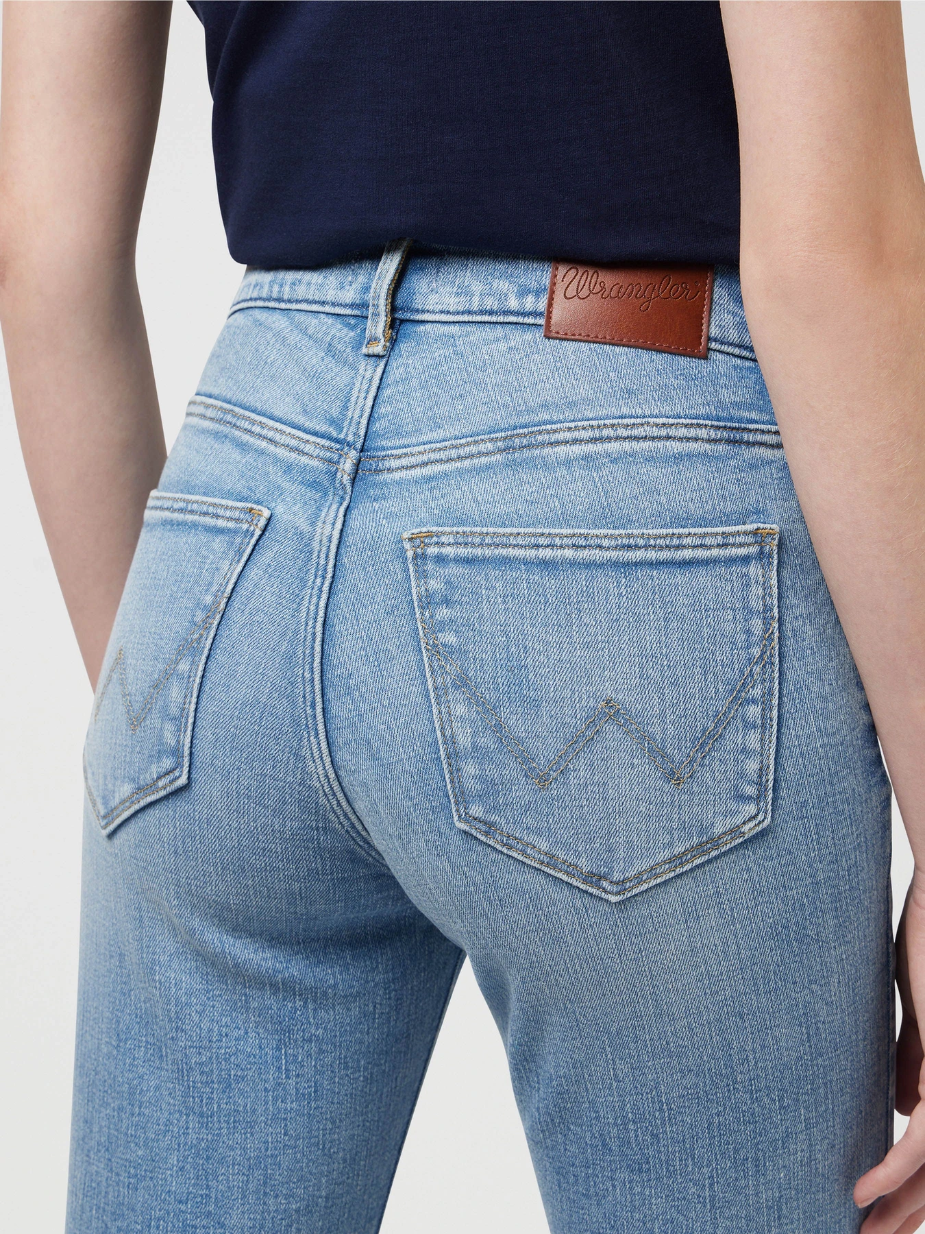 Джинсы Wrangler Bootcut модель 112351019 Фото