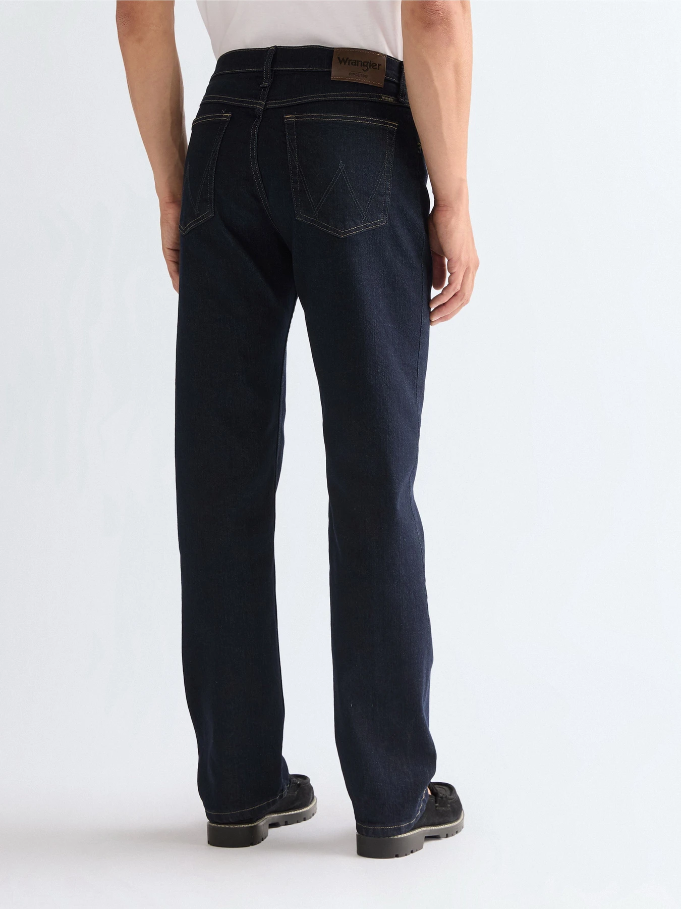 Джинсы Wrangler REGULAR FIT модель 112352894 Фото