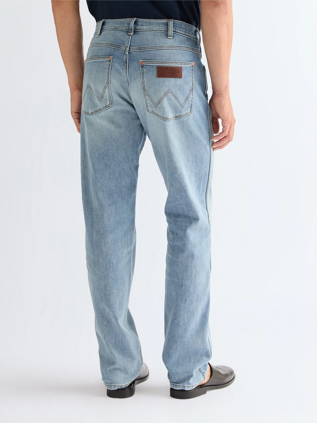 Джинси Wrangler FRONTIER модель 112377829 Фото