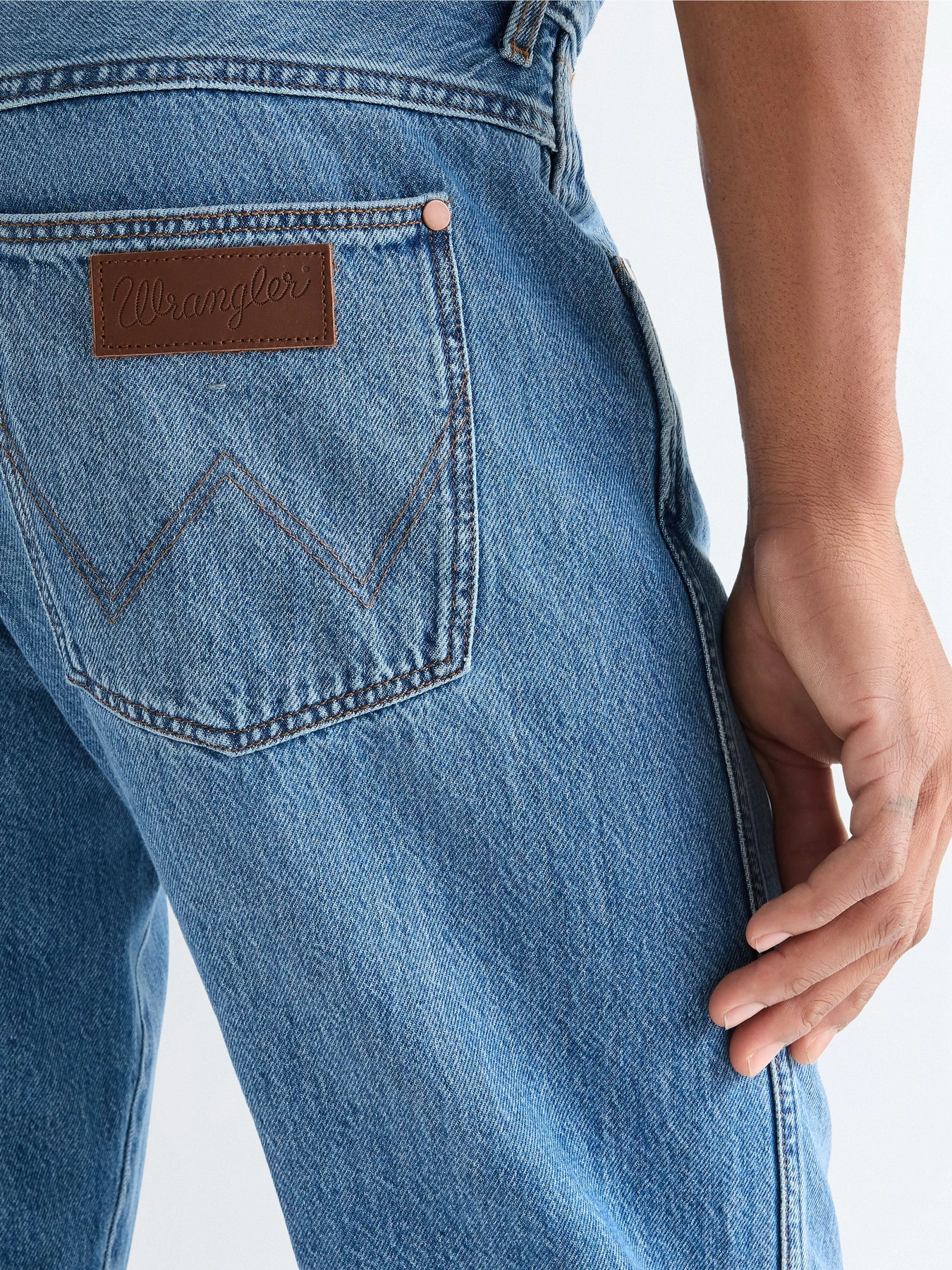Джинсы Wrangler FRONTIER модель 112377868 Джинсы Wrangler FRONTIER модель 112377868 Фото