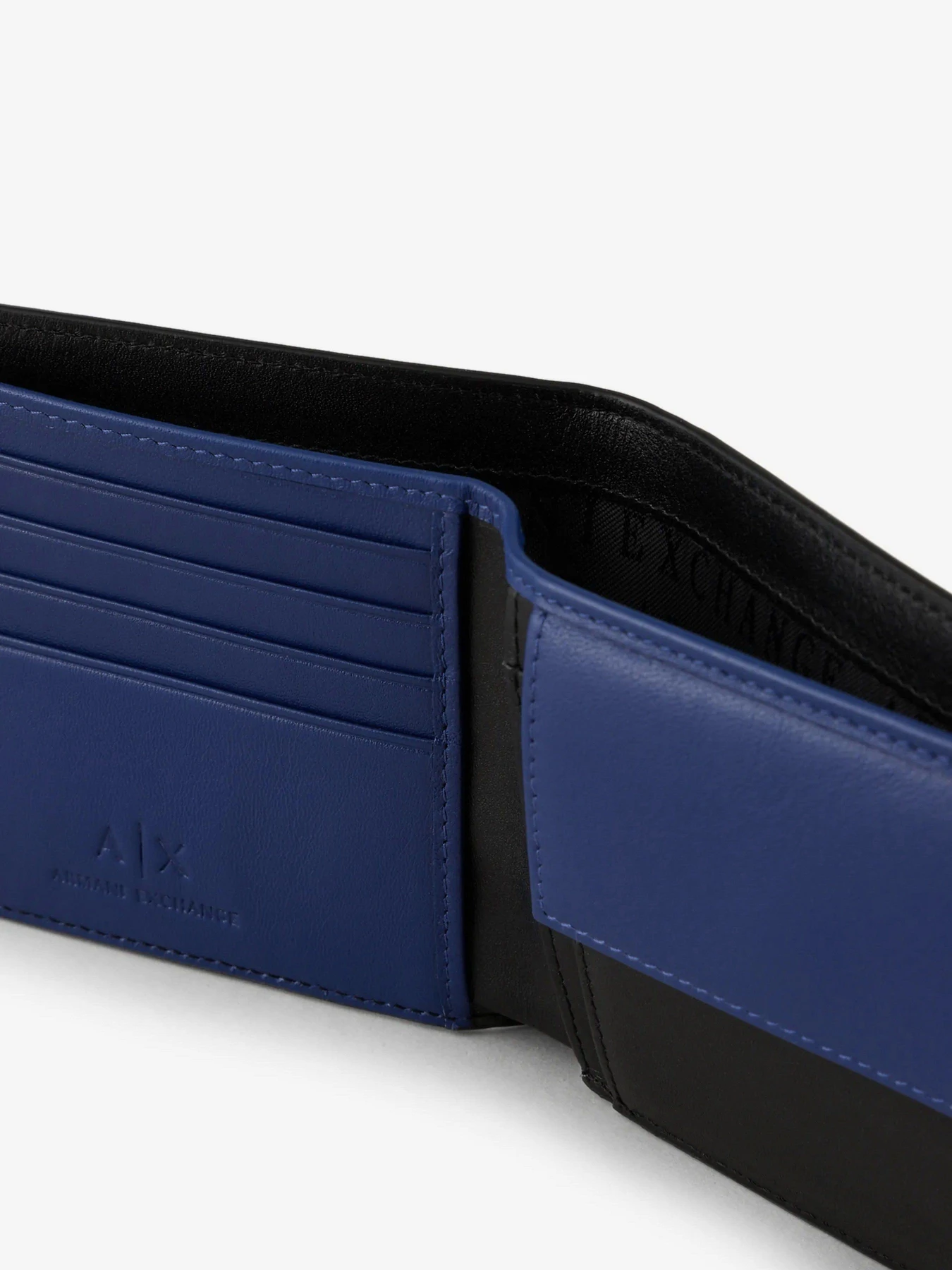 Кошельки Armani Exchange модель 958098-CC831-00020 Кошельки Armani Exchange модель 958098-CC831-00020 Фото