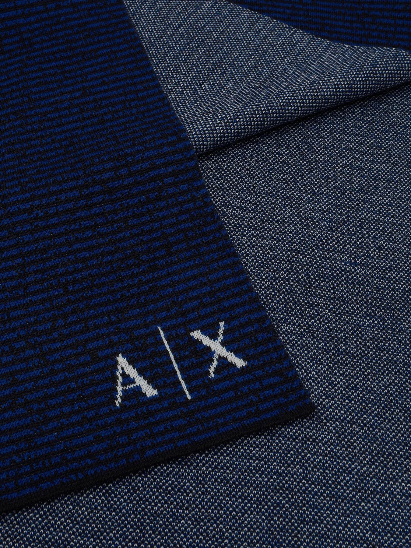 Шарфы и платки Armani Exchange модель 954609-3F303-18535 Шарфы и платки Armani Exchange модель 954609-3F303-18535 Фото