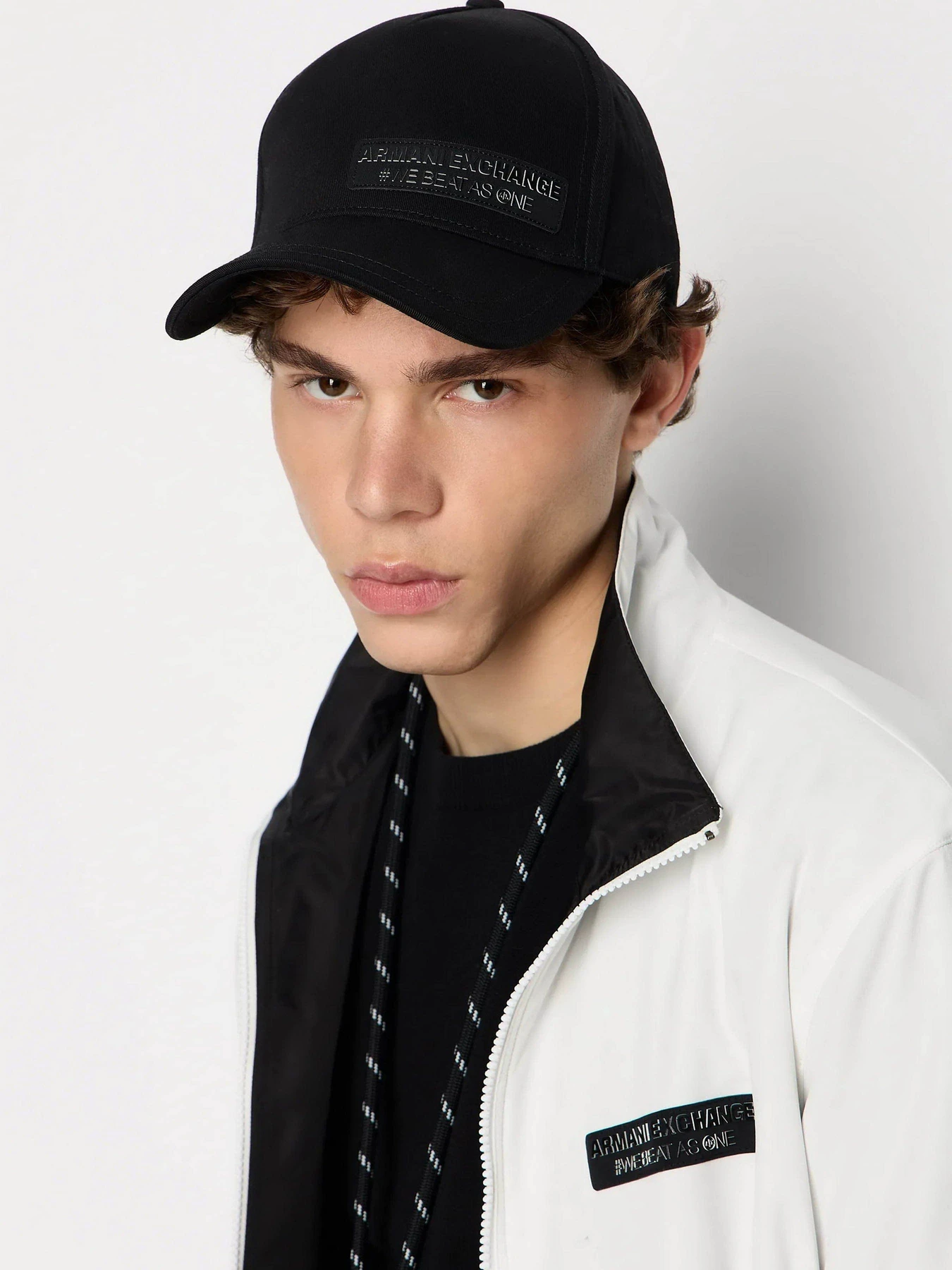 Шапки и кепки Armani Exchange We beats as one модель 954205-3F102-00020 Шапки и кепки Armani Exchange We beats as one модель 954205-3F102-00020 Фото
