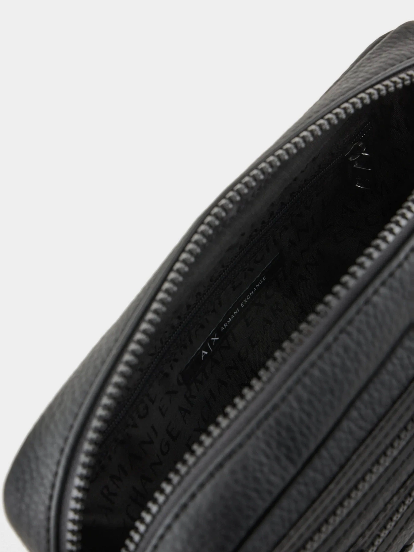 Сумки Armani Exchange модель 958556-4F863-00020 Сумки Armani Exchange модель 958556-4F863-00020 Фото