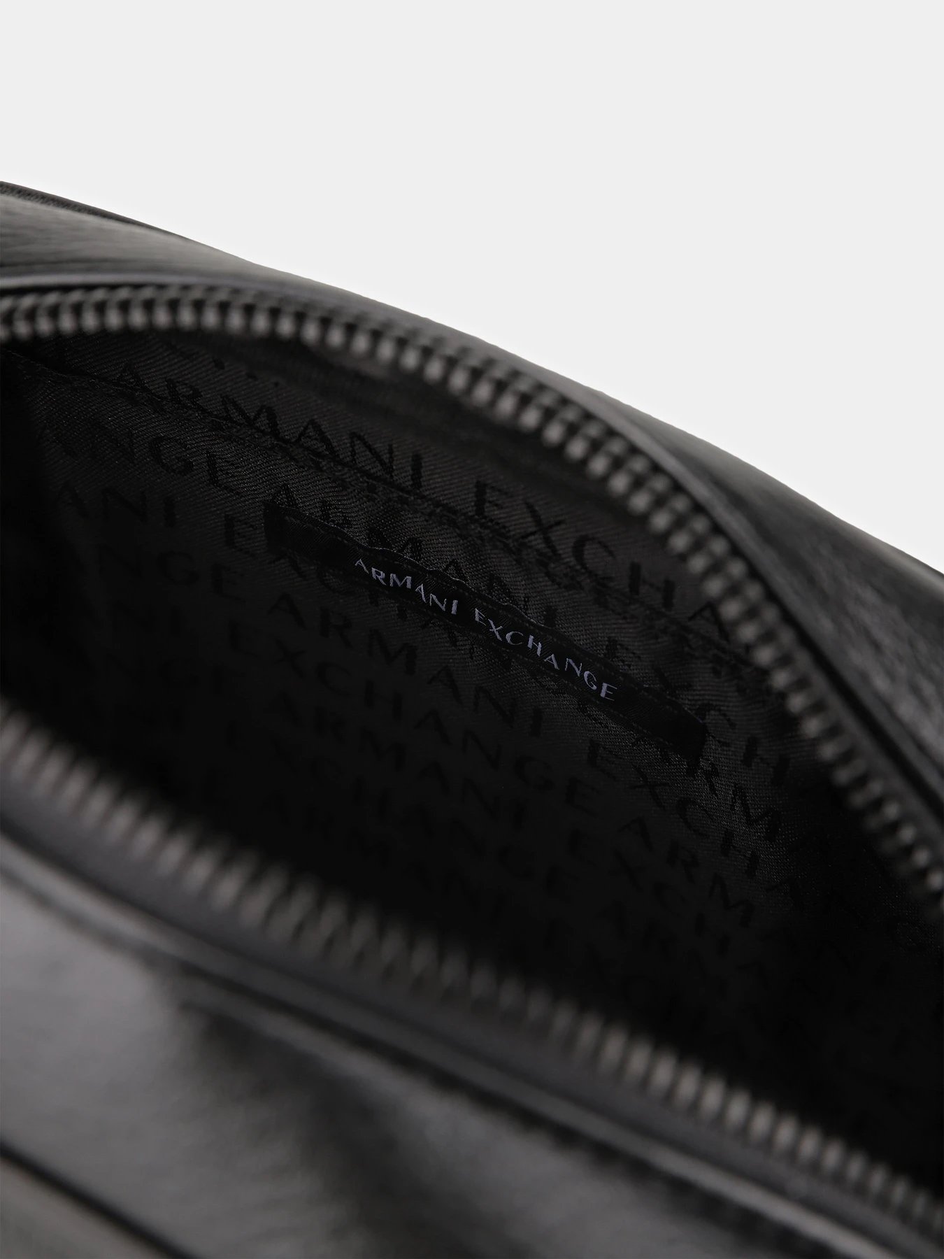 Сумки Armani Exchange модель XM002000-AF17205-MC105 Сумки Armani Exchange модель XM002000-AF17205-MC105 Фото