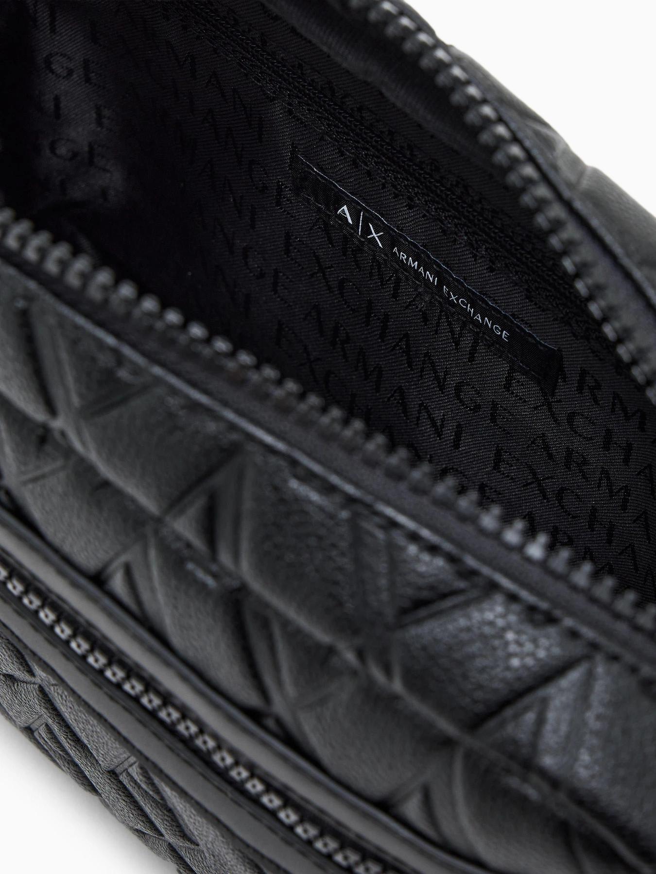 Сумки Armani Exchange модель XM001272-AF12133-UC001 Фото