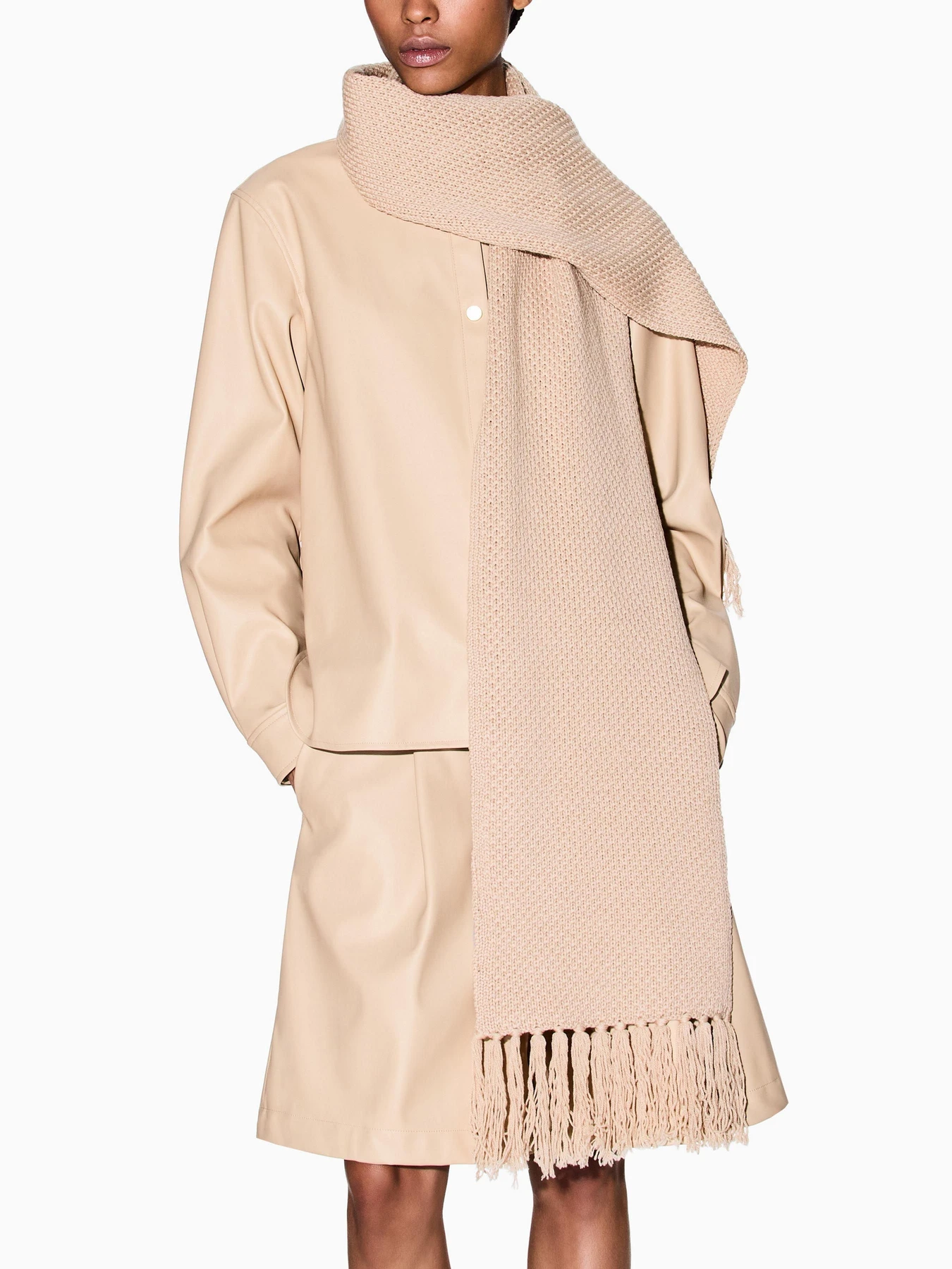 Шарфы и платки Armani Exchange модель XW001500-AF16604-U1051 Шарфы и платки Armani Exchange модель XW001500-AF16604-U1051 Фото