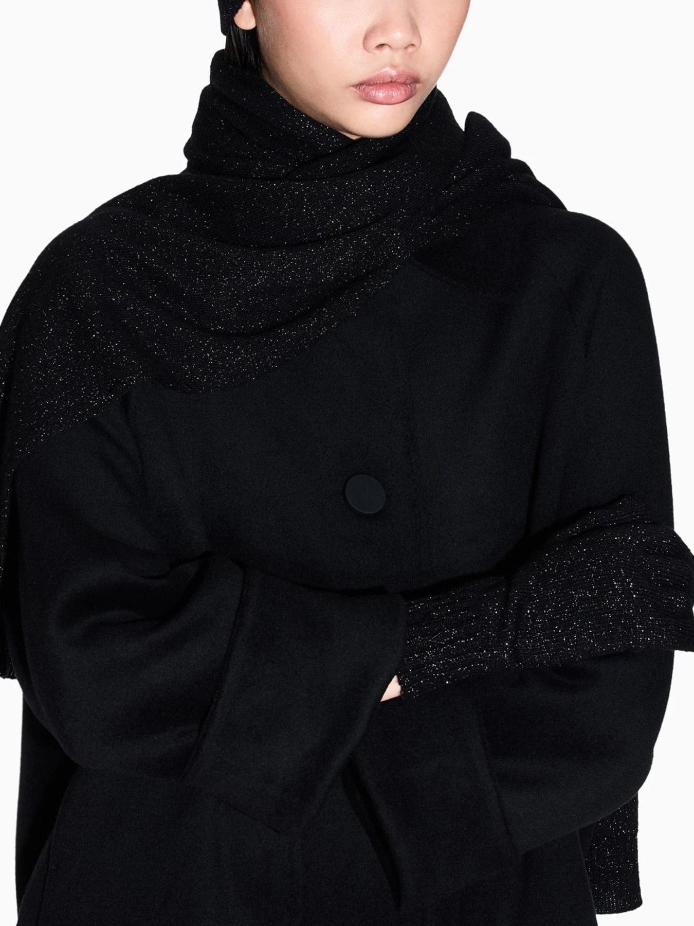 Шарфы и платки Armani Exchange модель XW001520-AF16181-MC026 Шарфы и платки Armani Exchange модель XW001520-AF16181-MC026 Фото