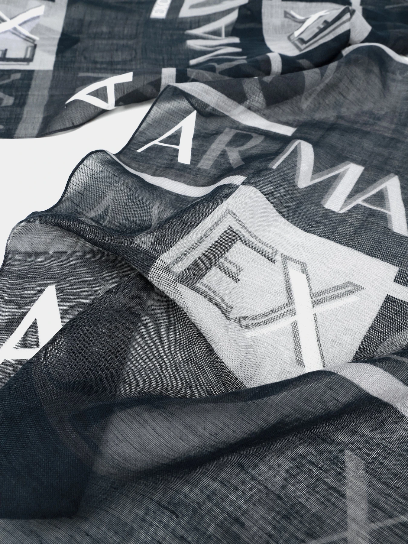 Шарфи та хустки Armani Exchange модель 954300-1P130-01821 Шарфи та хустки Armani Exchange модель 954300-1P130-01821 Фото