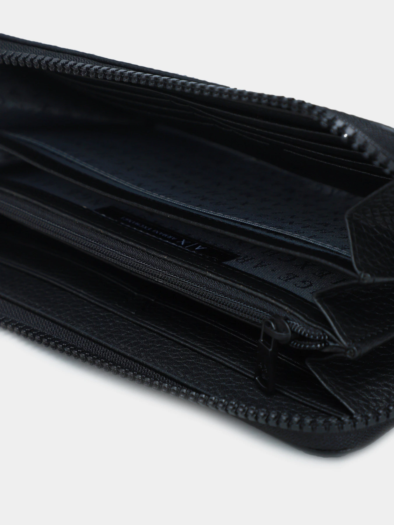 Кошельки Armani Exchange модель 958409-1P012-00020 Кошельки Armani Exchange модель 958409-1P012-00020 Фото