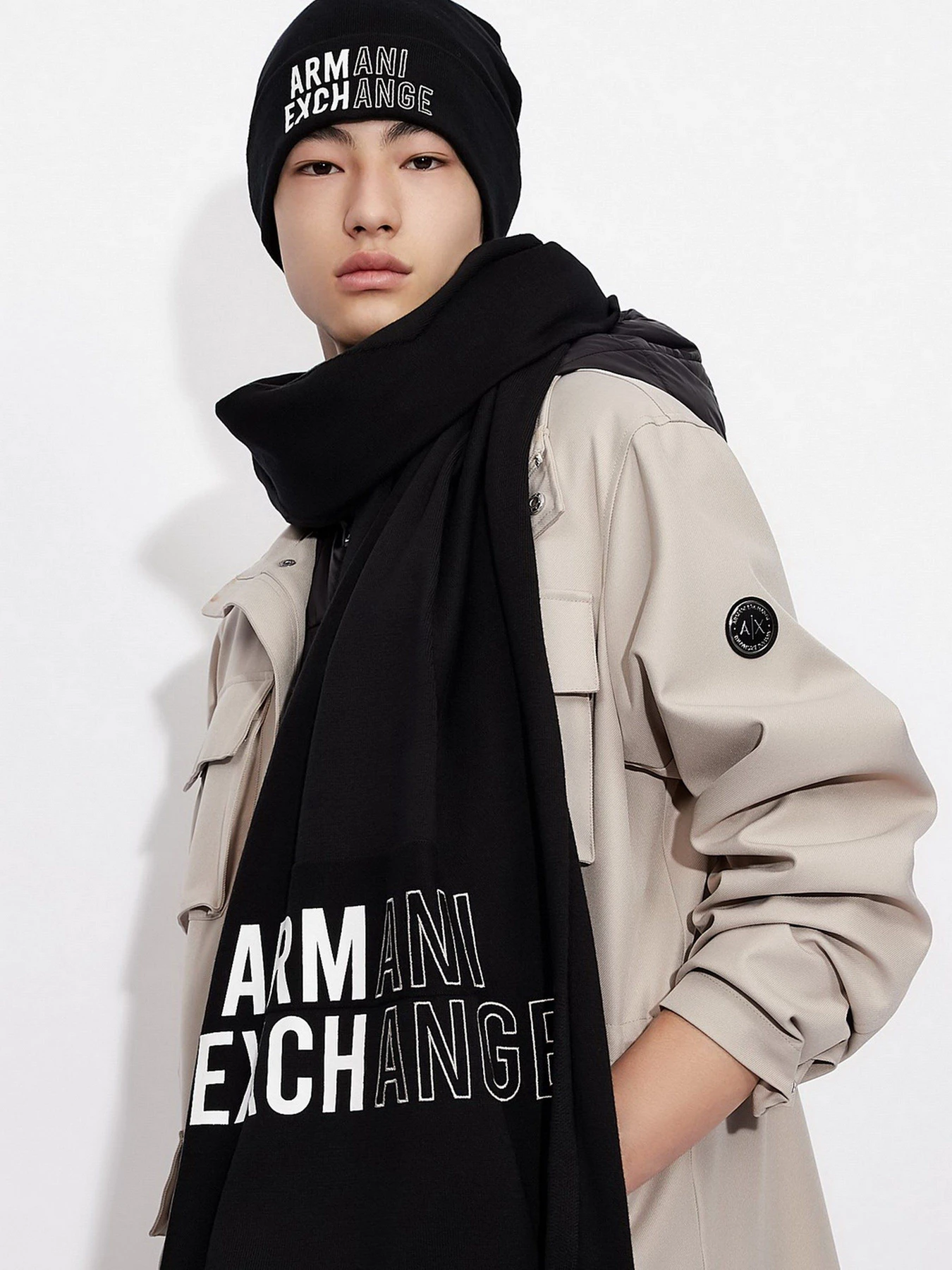 Шарфы и платки Armani Exchange модель 954602-1A300-00020 Фото