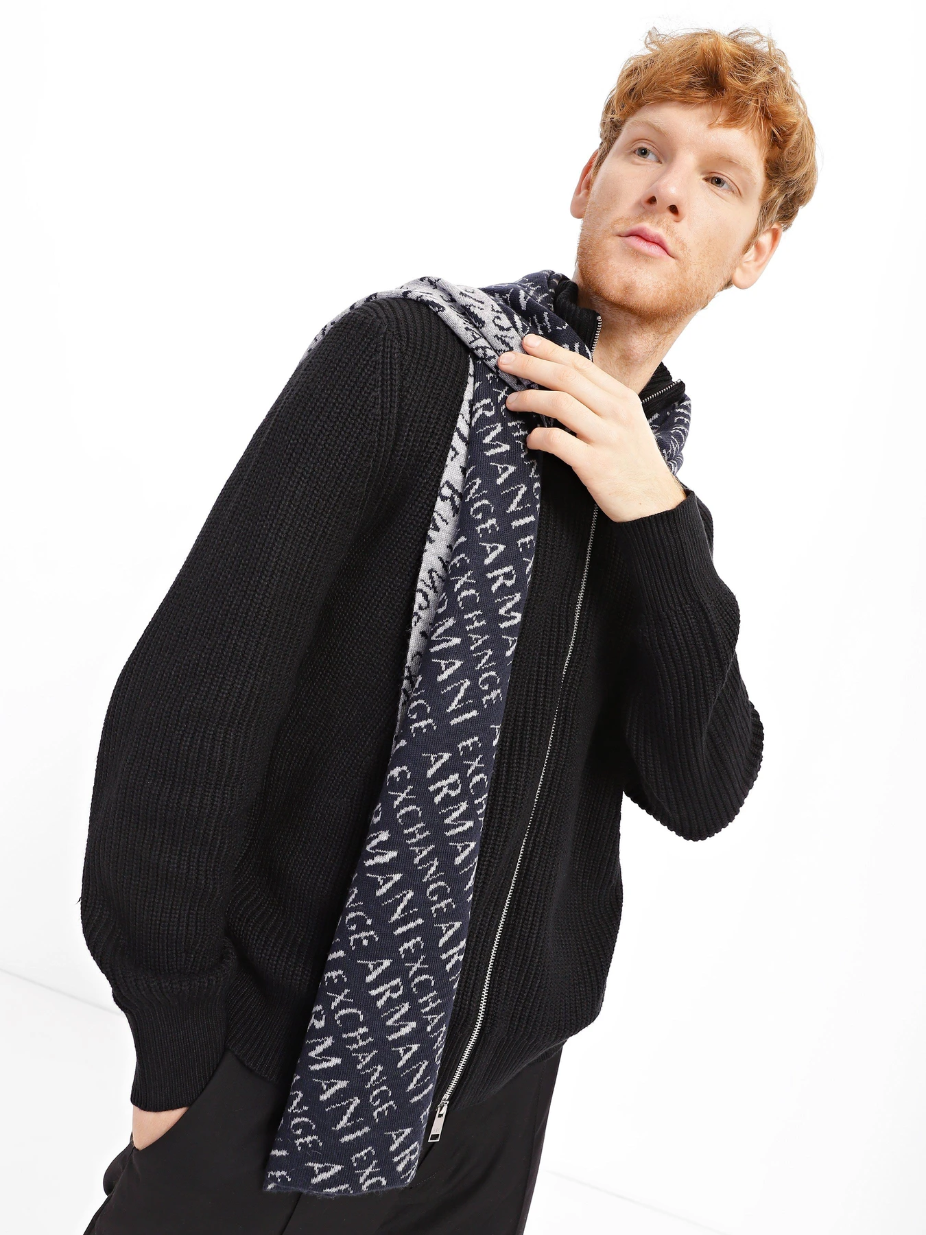 Шарфы и платки Armani Exchange модель 954650-CC310-00035 Шарфы и платки Armani Exchange модель 954650-CC310-00035 Фото