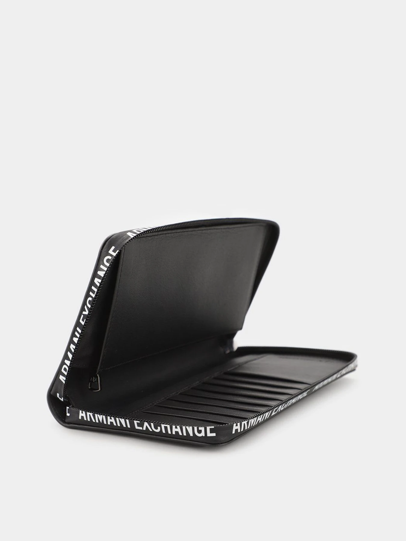 Кошельки Armani Exchange модель 958055-1A808-06021 Кошельки Armani Exchange модель 958055-1A808-06021 Фото