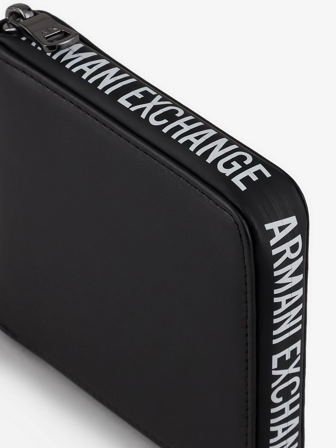 Кошельки Armani Exchange модель 958408-1A808-06021 Кошельки Armani Exchange модель 958408-1A808-06021 Фото