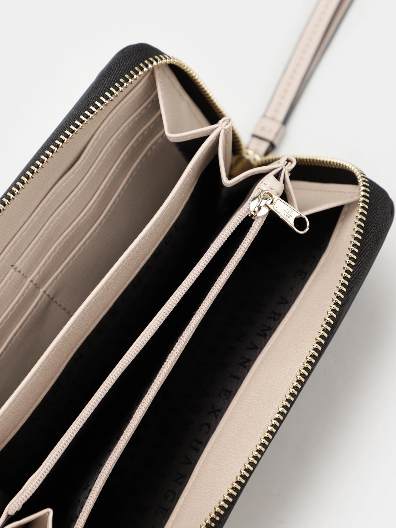 Кошельки Armani Exchange модель 948486-0A874-07351 Фото