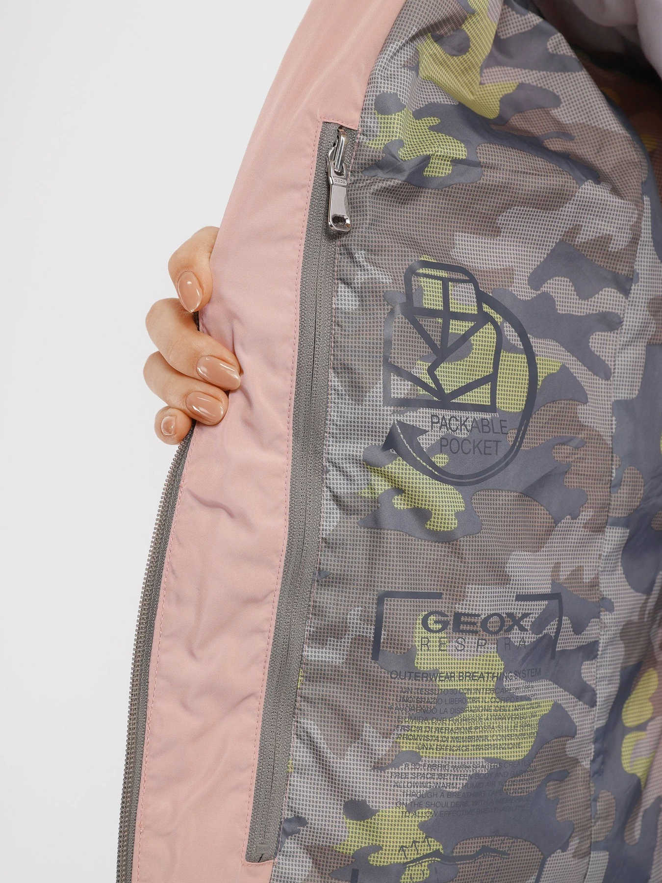 Куртки та дублянки Geox Bulmya модель W2521P-T2924-F8293 Куртки та дублянки Geox Bulmya модель W2521P-T2924-F8293 Фото