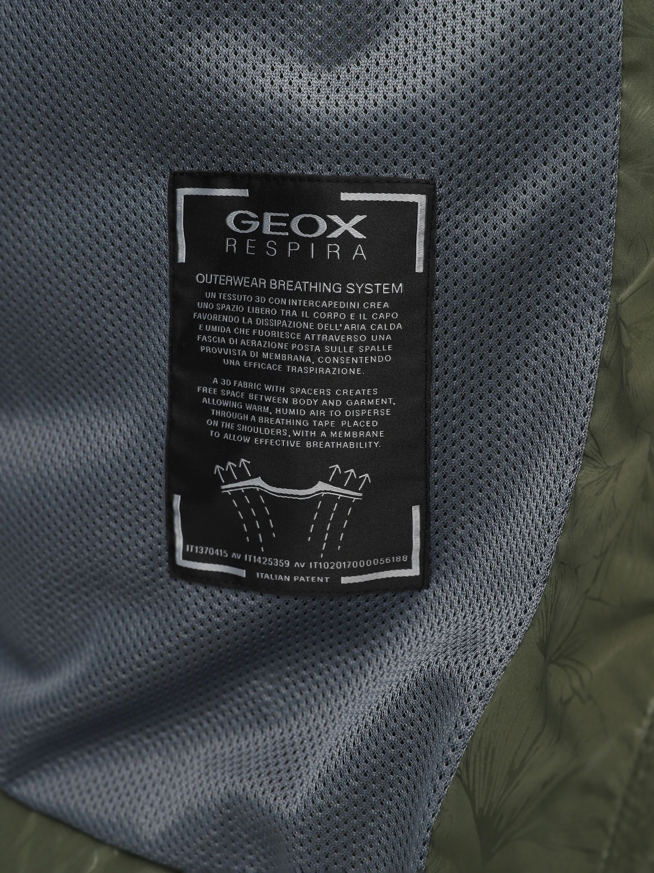 Куртки и дубленки Geox Diantha модель W3520V-T2991-F3034 Куртки и дубленки Geox Diantha модель W3520V-T2991-F3034 Фото