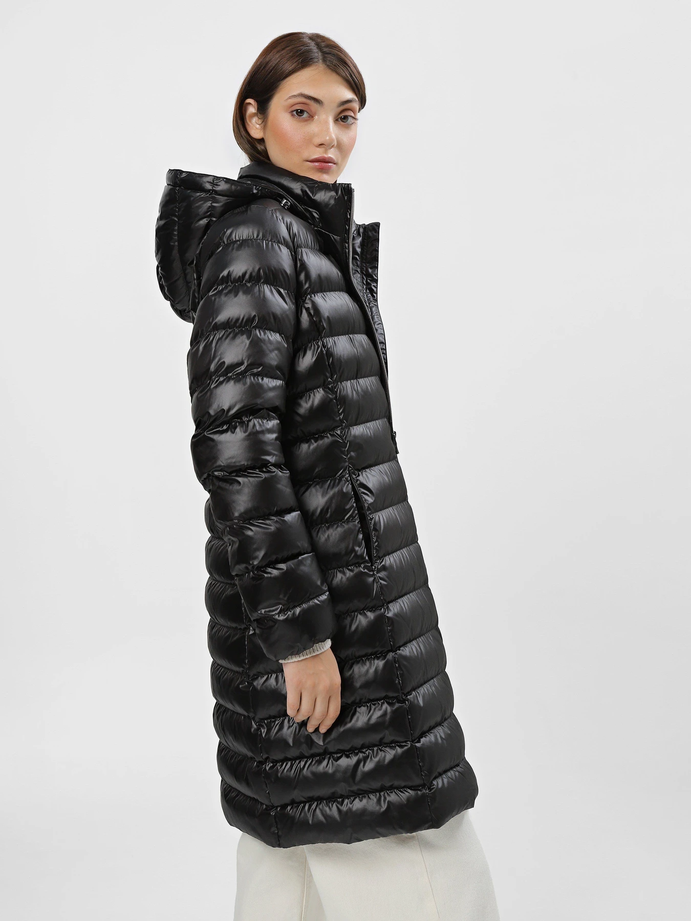 Куртки и дубленки Geox Sukie модель W3628T-T3013-F9000 Куртки и дубленки Geox Sukie модель W3628T-T3013-F9000 Фото