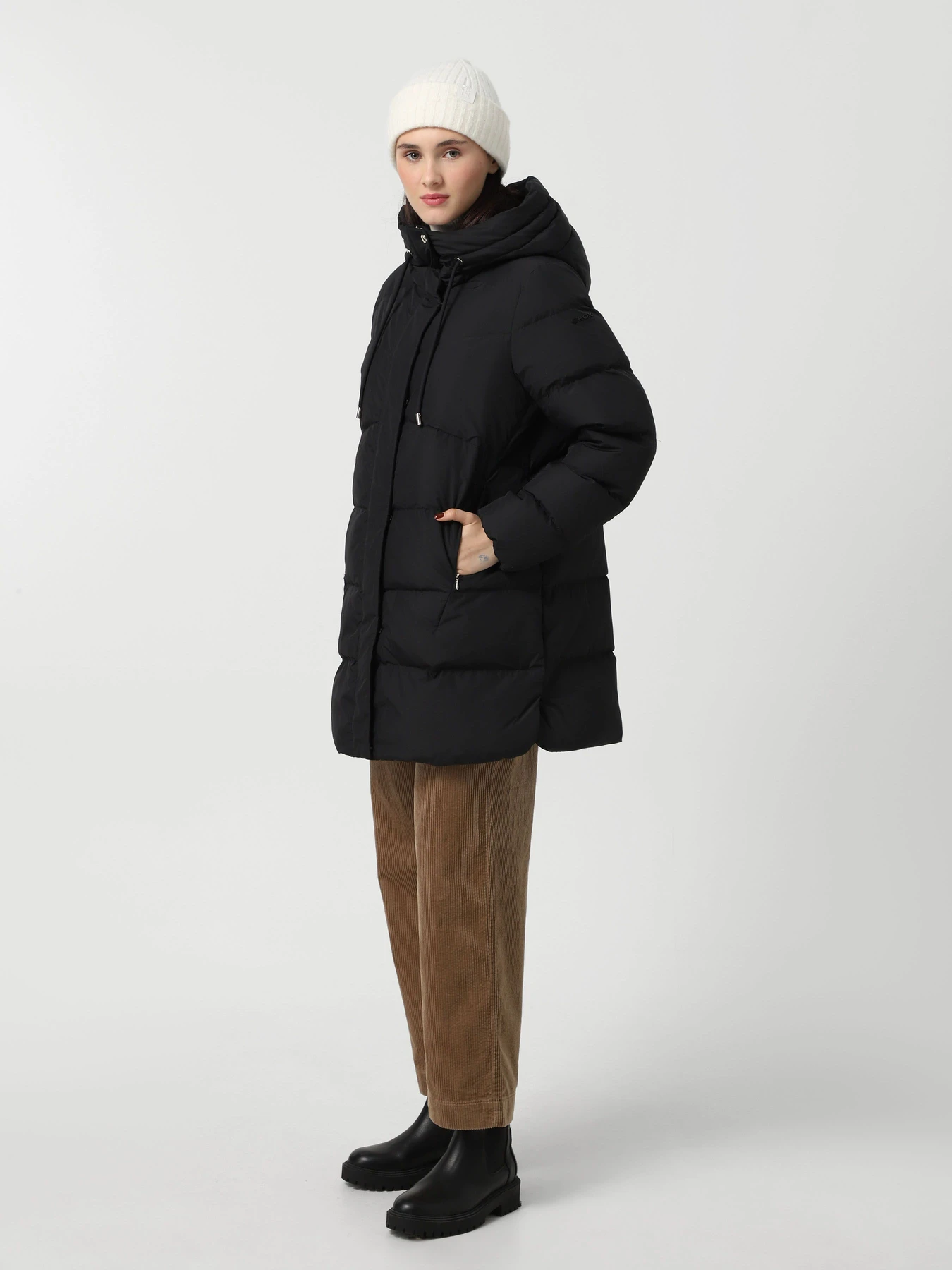 Куртки и дубленки Geox Dalyla модель W4626B-T3152-F9000 Куртки и дубленки Geox Dalyla модель W4626B-T3152-F9000 Фото