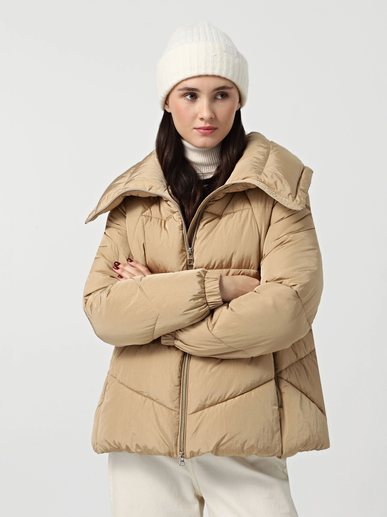 Куртки та дублянки Geox Damiana модель W4628G-T3133-F5233 Куртки та дублянки Geox Damiana модель W4628G-T3133-F5233 Фото