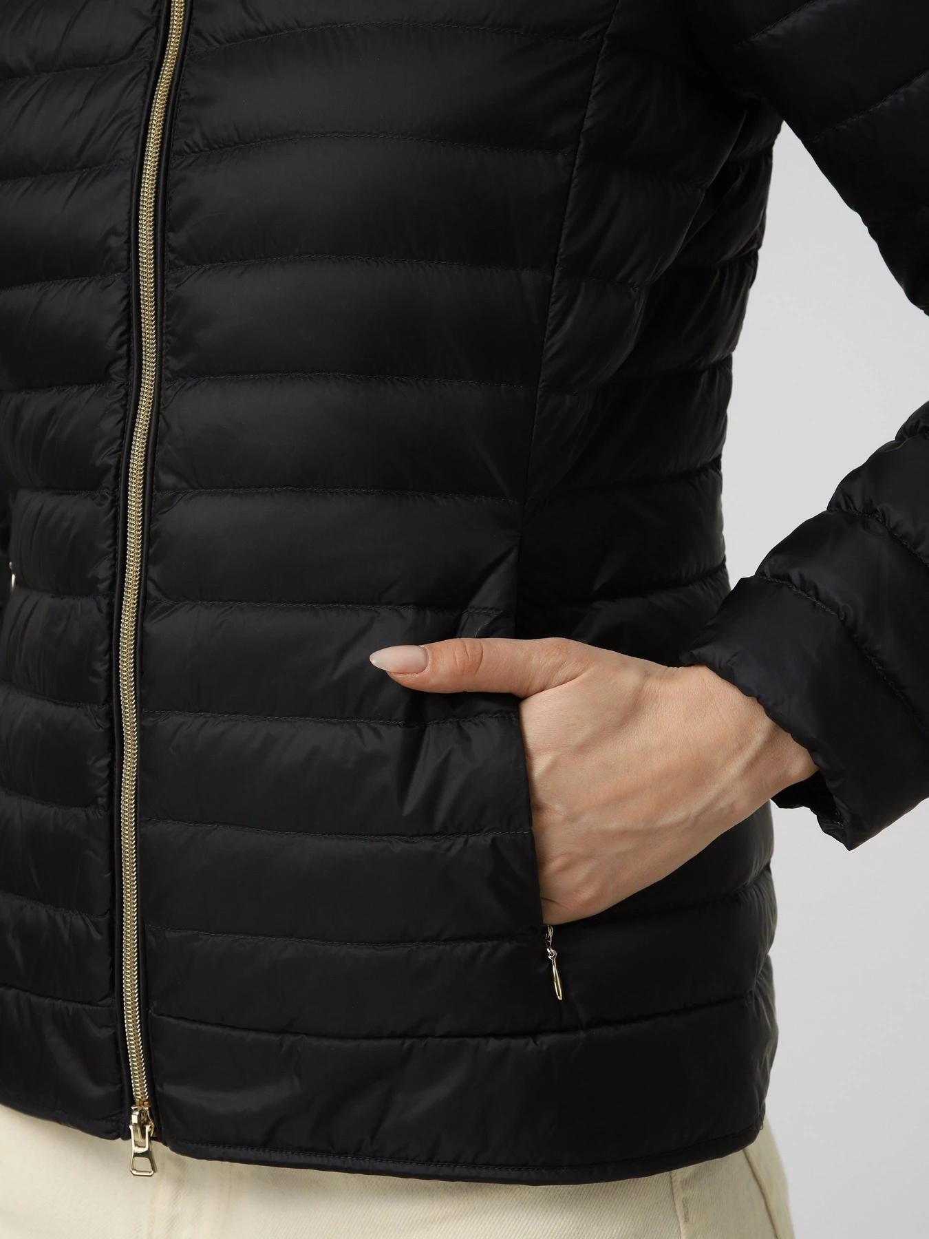 Куртки и дубленки Geox JAYSEN модель W6525B-T3146-F1624 Куртки и дубленки Geox JAYSEN модель W6525B-T3146-F1624 Фото