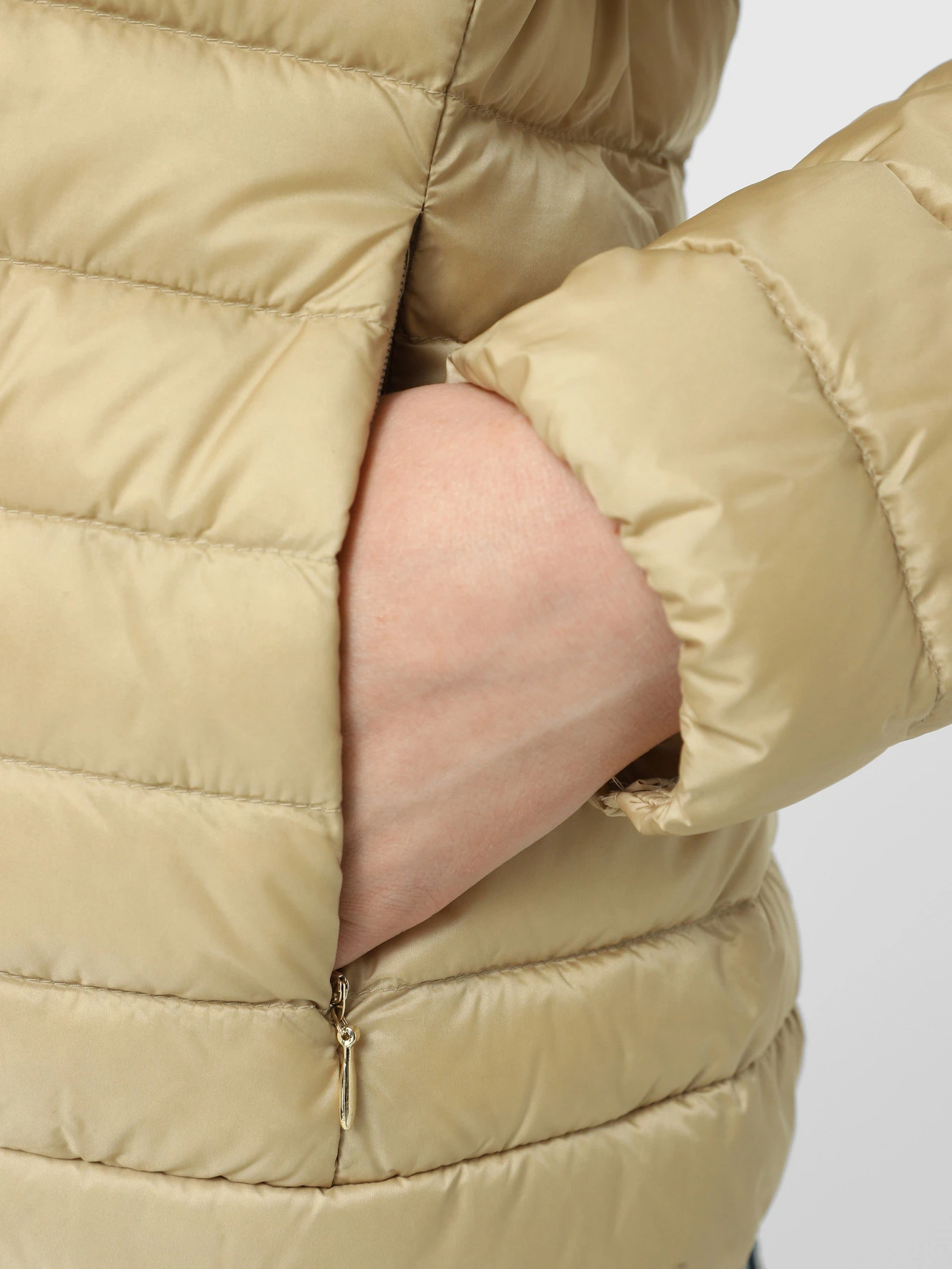 Куртки и дубленки Geox JAYSEN модель W6525B-T3146-F5262 Куртки и дубленки Geox JAYSEN модель W6525B-T3146-F5262 Фото
