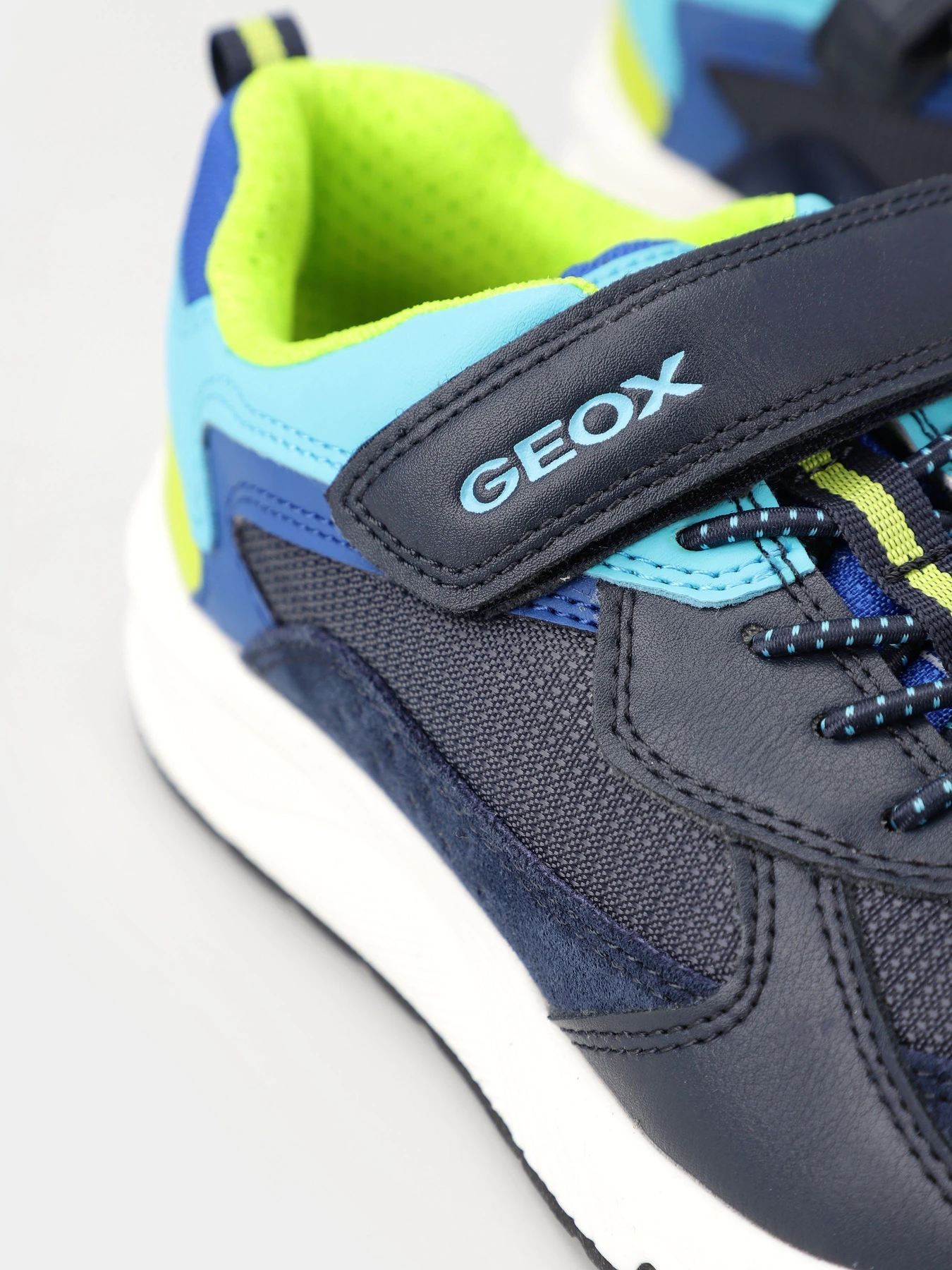 Кроссовки Geox Rooner модель J26H0C-01122-C0749 Кроссовки Geox Rooner модель J26H0C-01122-C0749 Фото