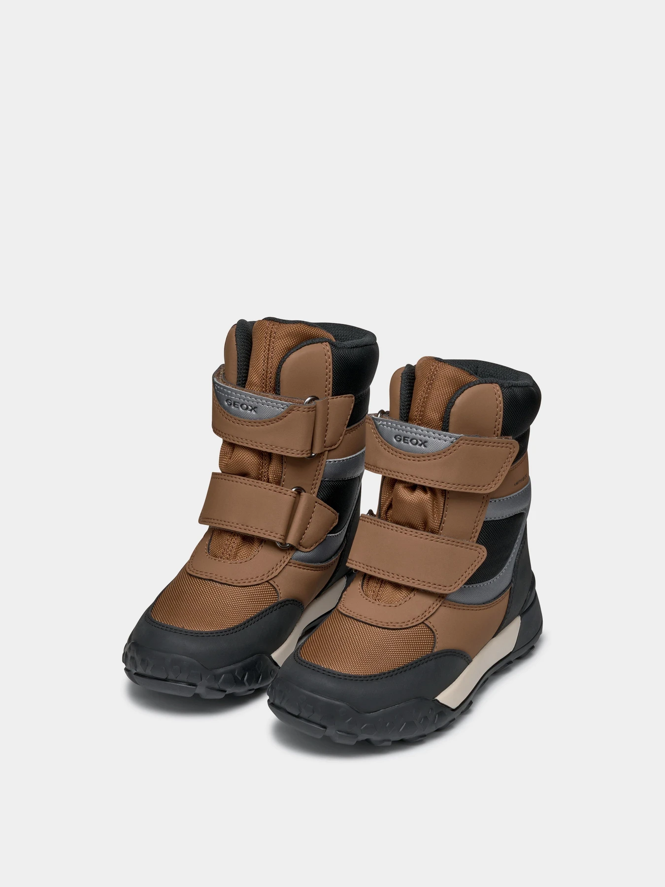 Ботинки и сапоги Geox Trekkyup модель J46MBB-050FU-CR61A Ботинки и сапоги Geox Trekkyup модель J46MBB-050FU-CR61A Фото
