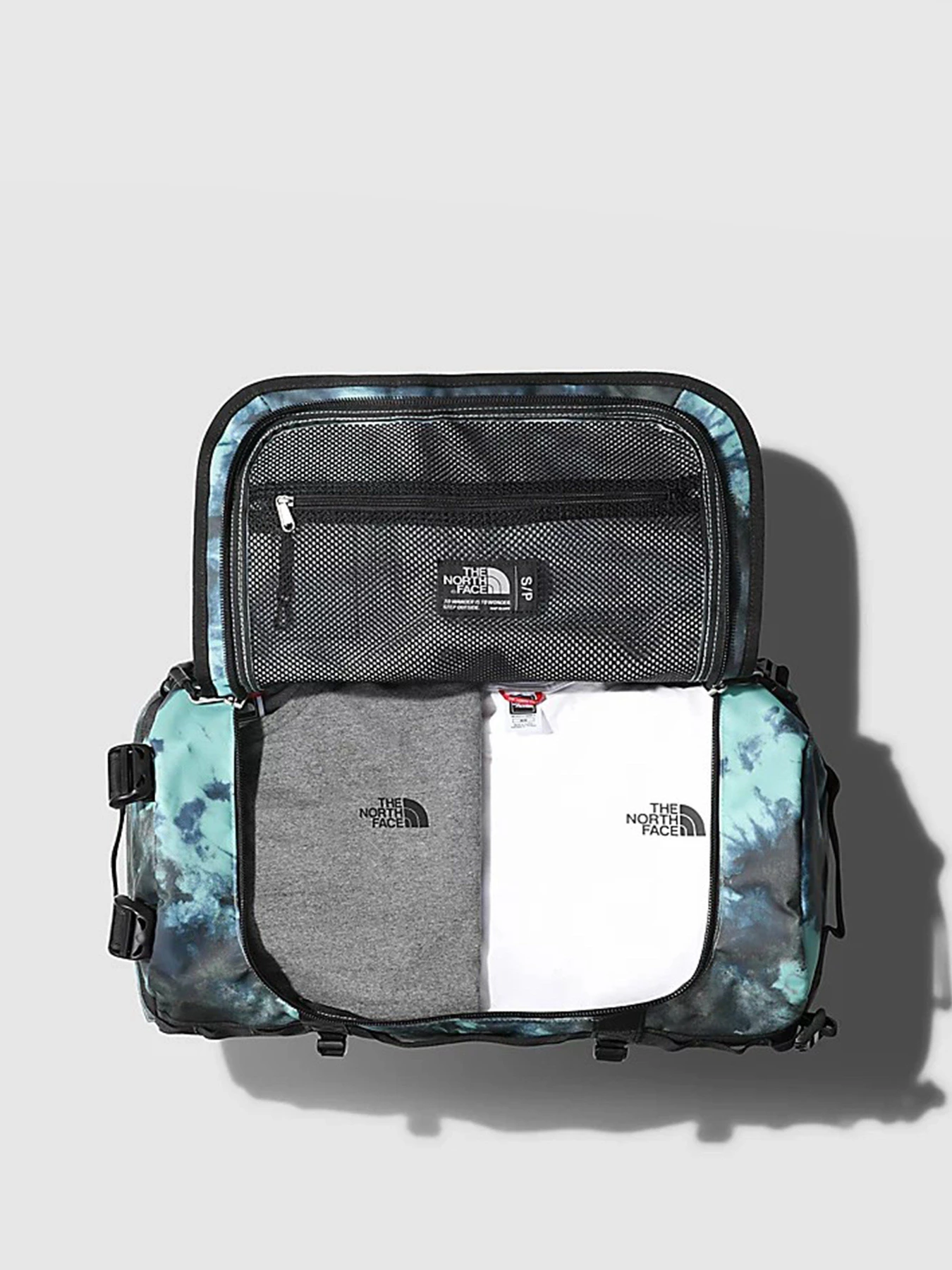 Дорожные сумки и чемоданы The North Face Base Camp Duffel модель NF0A52ST95A1 Дорожные сумки и чемоданы The North Face Base Camp Duffel модель NF0A52ST95A1 Фото