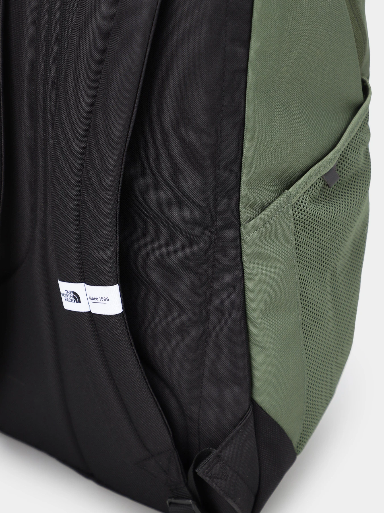 Рюкзаки The North Face Rodey модель NF0A3KVCNYC1 Рюкзаки The North Face Rodey модель NF0A3KVCNYC1 Фото
