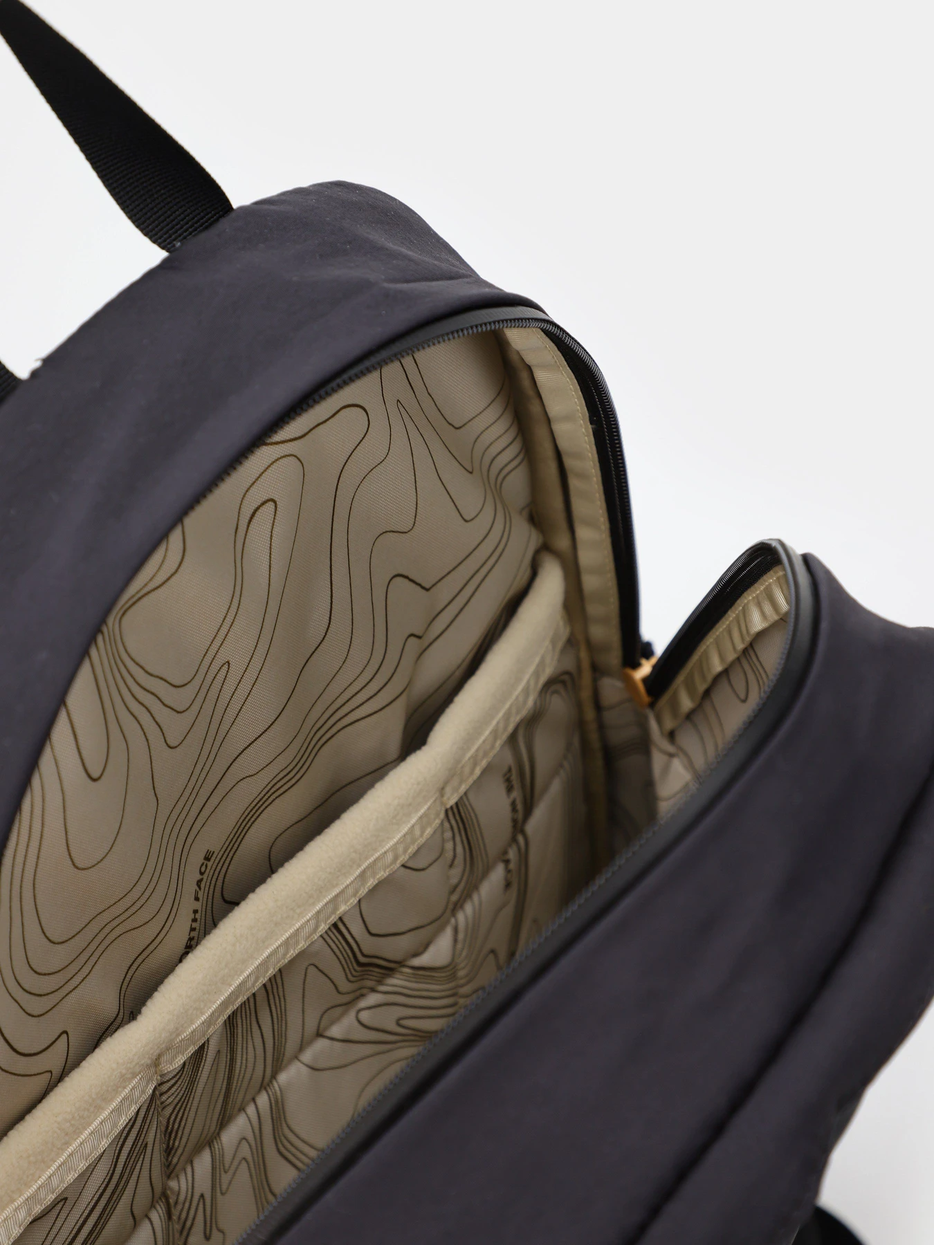 Рюкзаки The North Face Mountain Daypack модель NF0A52UB4E51 Рюкзаки The North Face Mountain Daypack модель NF0A52UB4E51 Фото