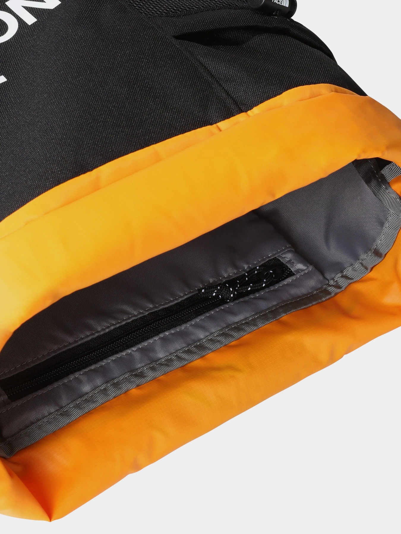 Рюкзаки The North Face BOZER CINCH PACK модель NF0A52VP7Q61 Рюкзаки The North Face BOZER CINCH PACK модель NF0A52VP7Q61 Фото