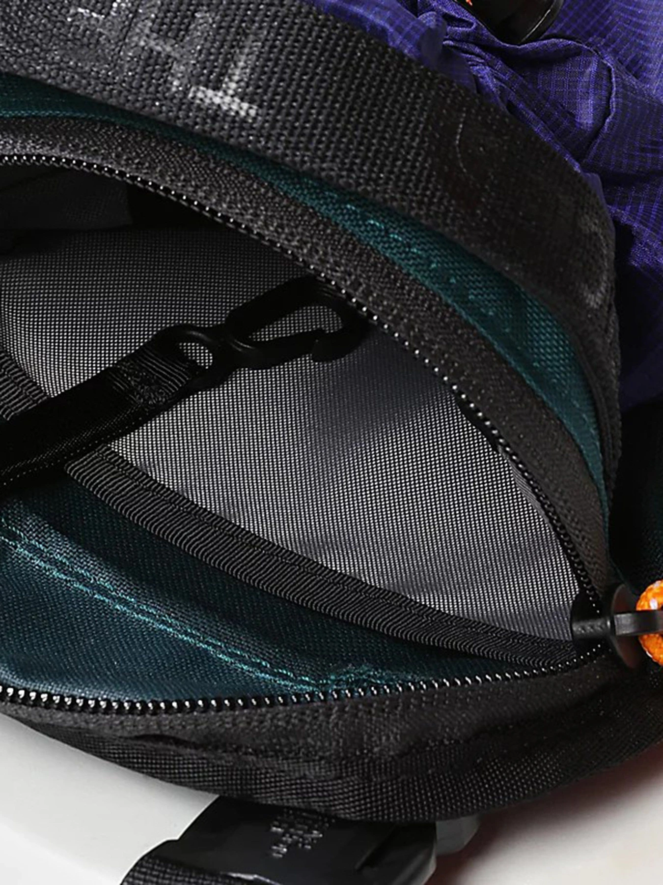 Сумки The North Face Bozer модель NF0A52RY8N61 Сумки The North Face Bozer модель NF0A52RY8N61 Фото