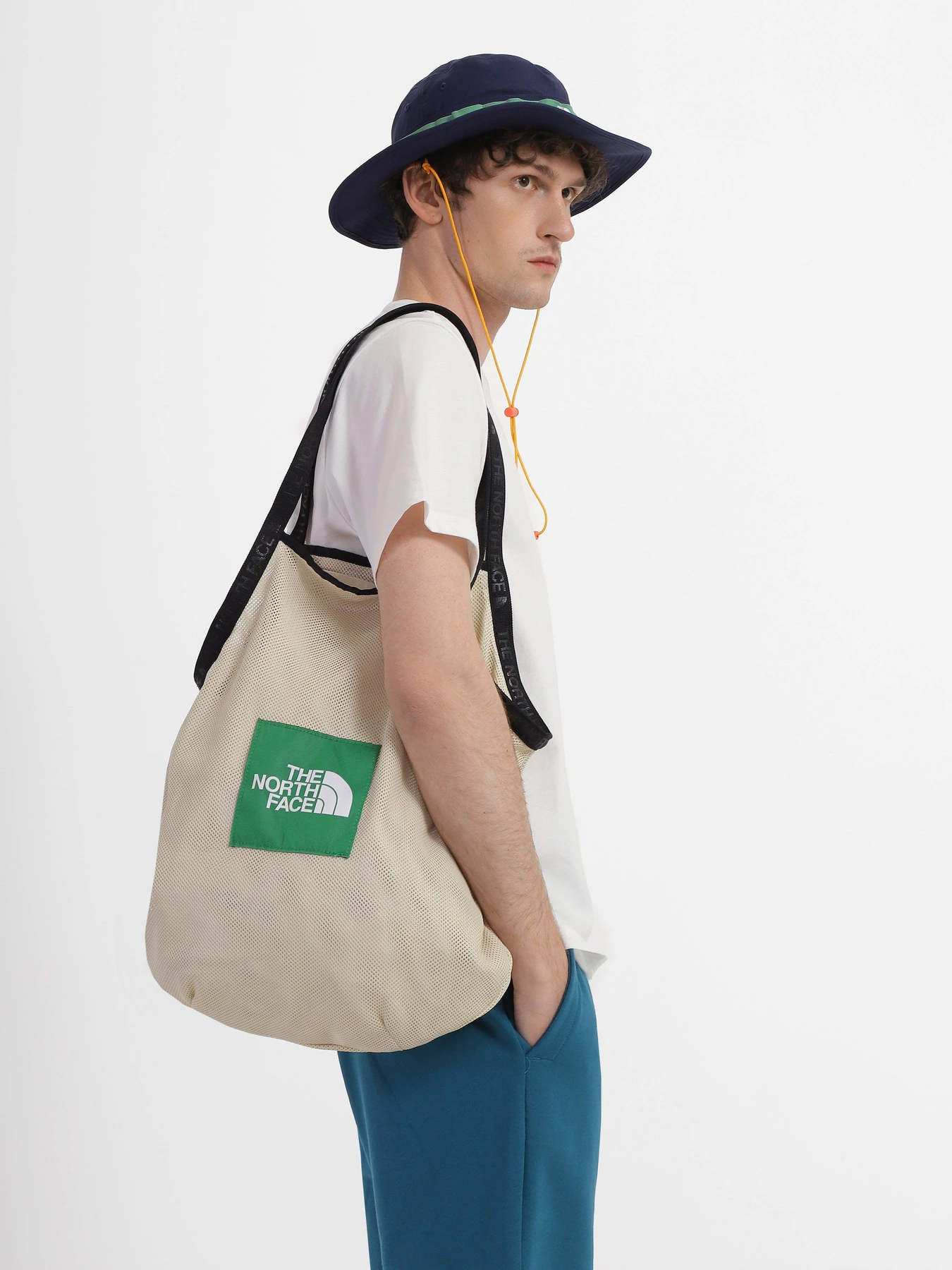 Сумки The North Face Circular Gravel модель NF0A81BW3X41 Сумки The North Face Circular Gravel модель NF0A81BW3X41 Фото