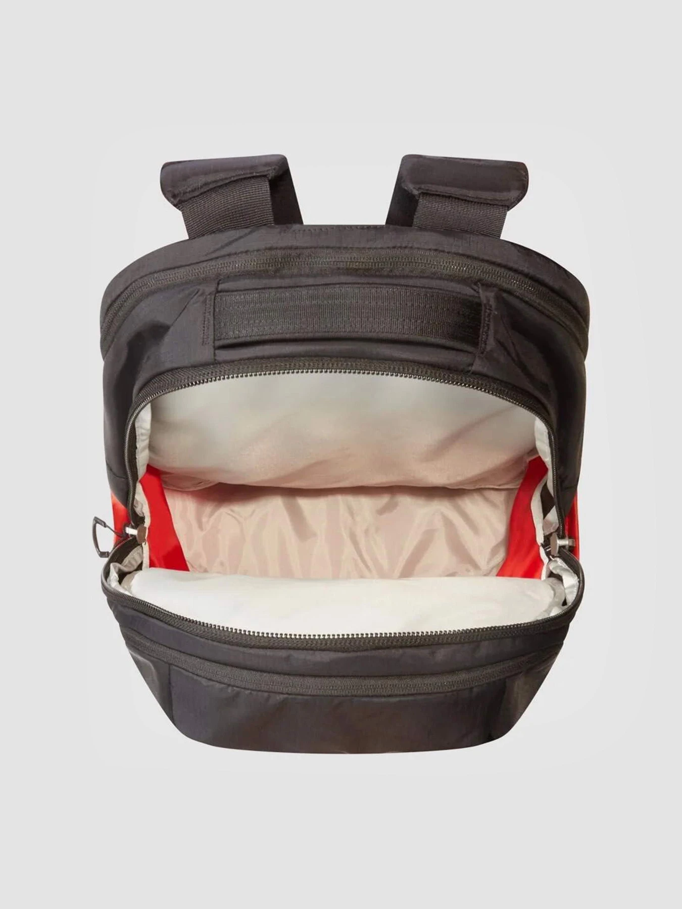 Рюкзаки The North Face Borealis модель NF0A52SEOT61 Рюкзаки The North Face Borealis модель NF0A52SEOT61 Фото