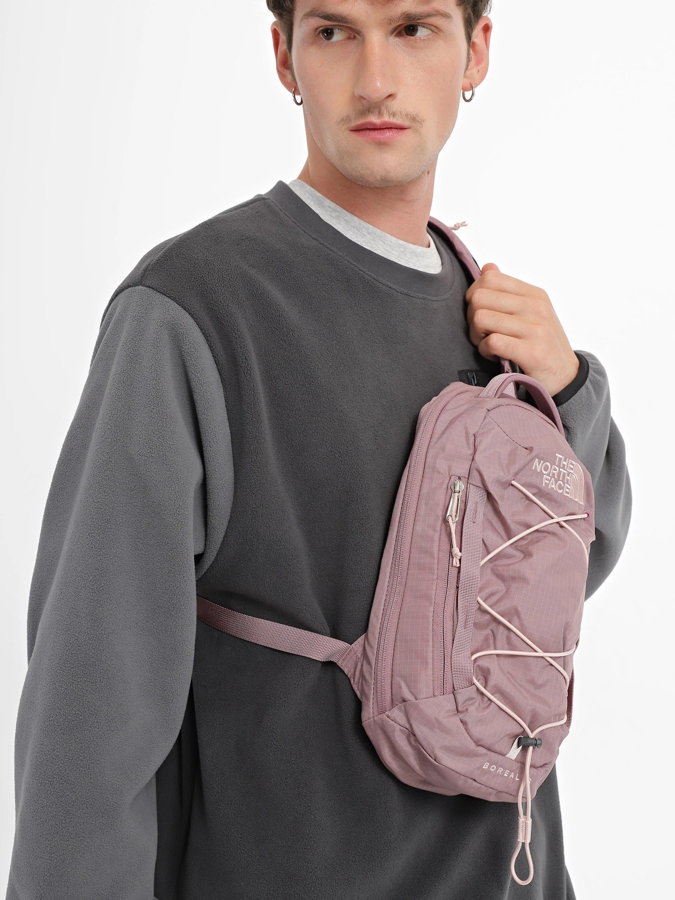 Сумки The North Face Borealis Sling модель NF0A52UPOOM1 Сумки The North Face Borealis Sling модель NF0A52UPOOM1 Фото