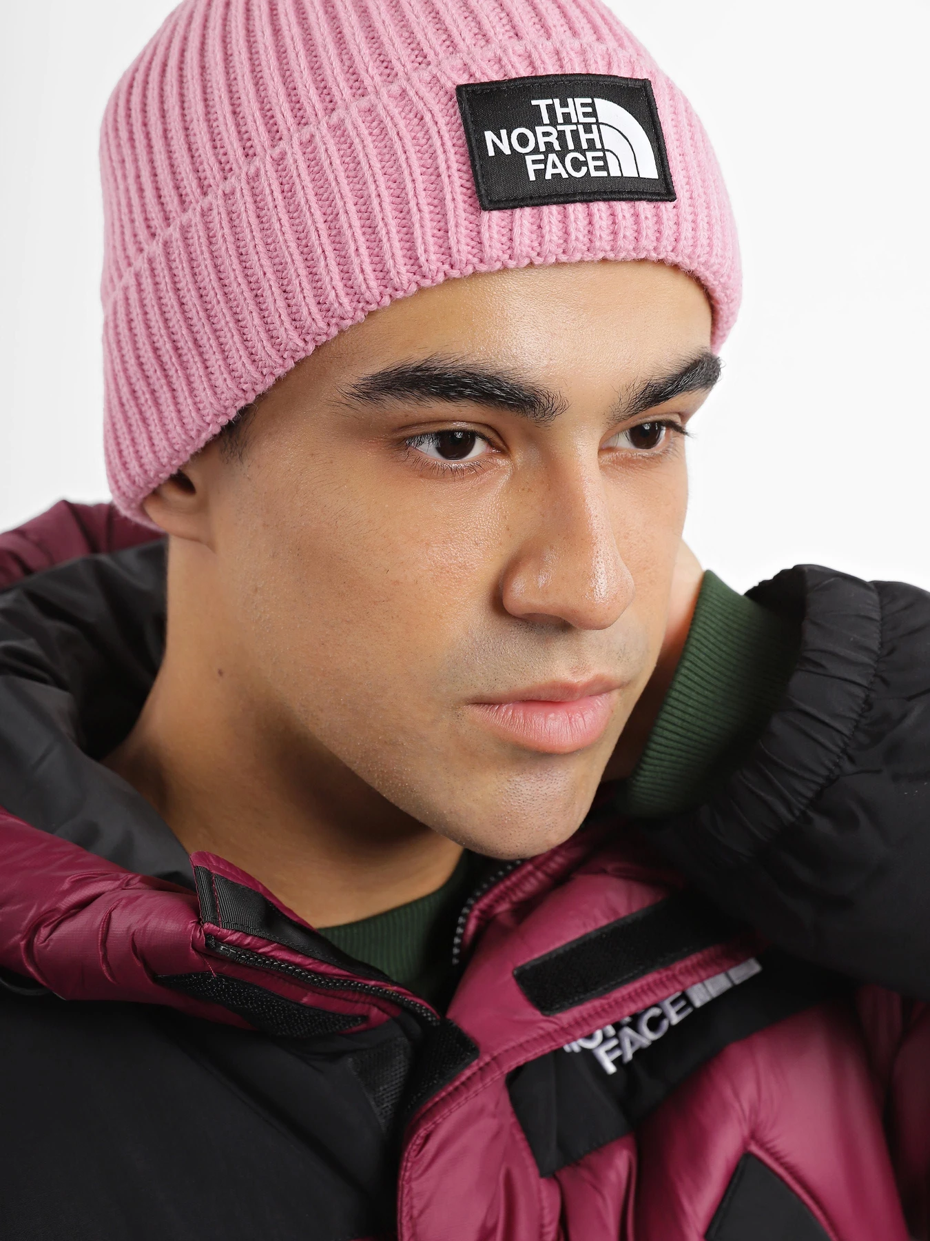 Шапки та кепки The North Face Logo Box Cuffed Beanie модель NF0A3FJXI0W1 Фото