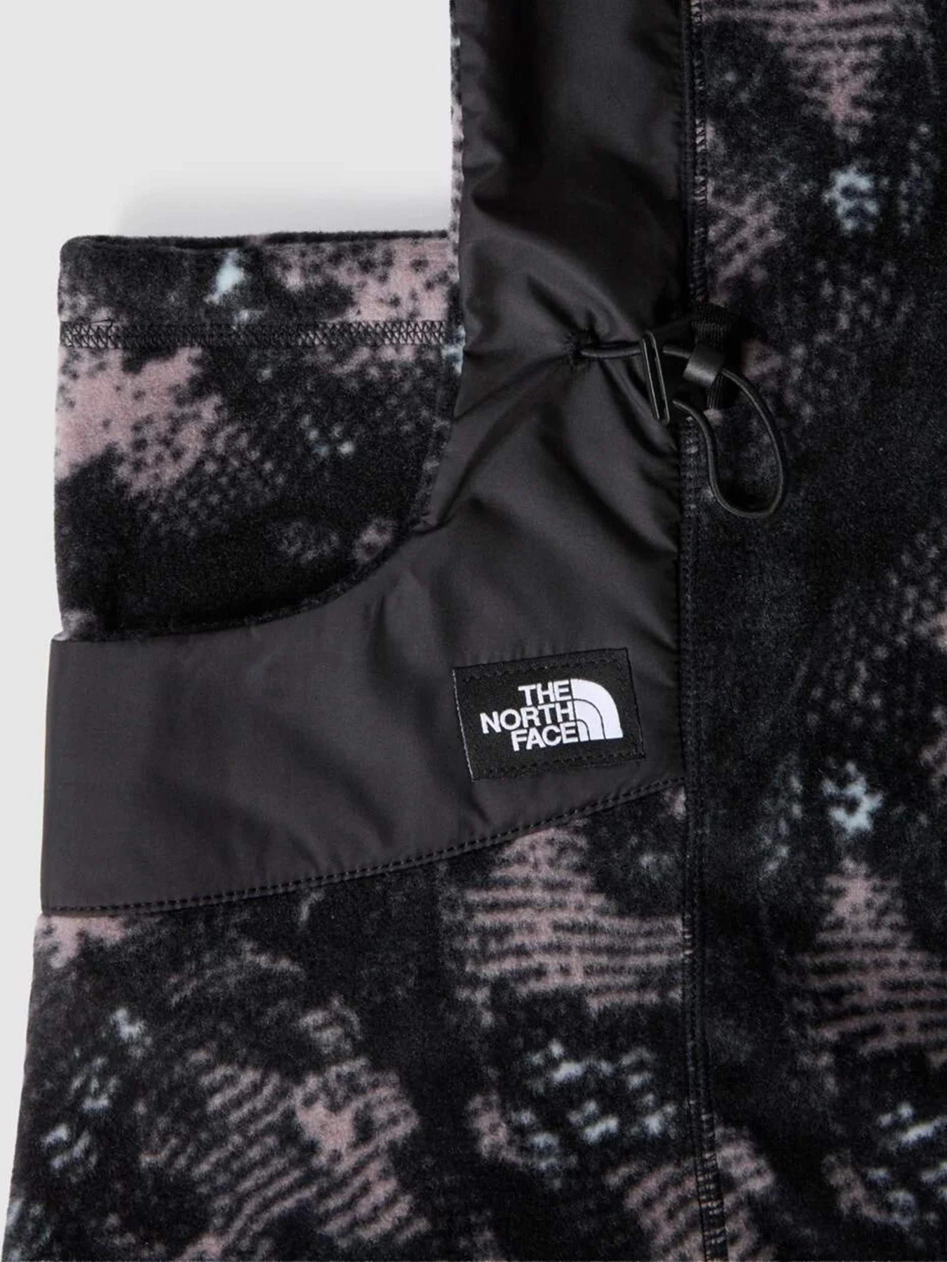 Шапки та кепки The North Face Whimzy Powder Hood модель NF0A7RIGO3L1 Шапки та кепки The North Face Whimzy Powder Hood модель NF0A7RIGO3L1 Фото
