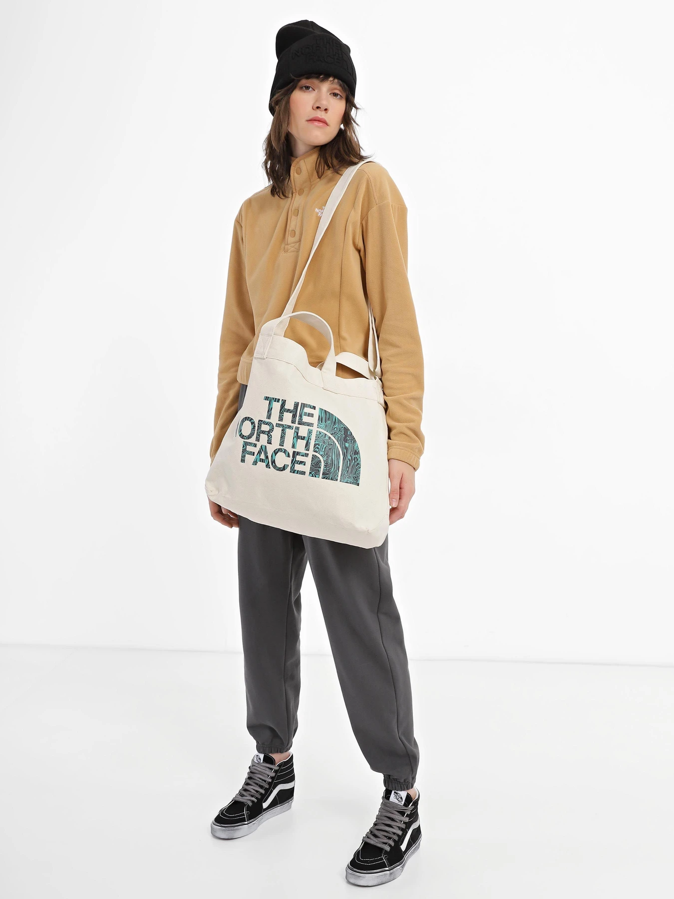 Сумки The North Face ADJUSTABLE COTTON TOTE модель NF0A81BROM71 Сумки The North Face ADJUSTABLE COTTON TOTE модель NF0A81BROM71 Фото