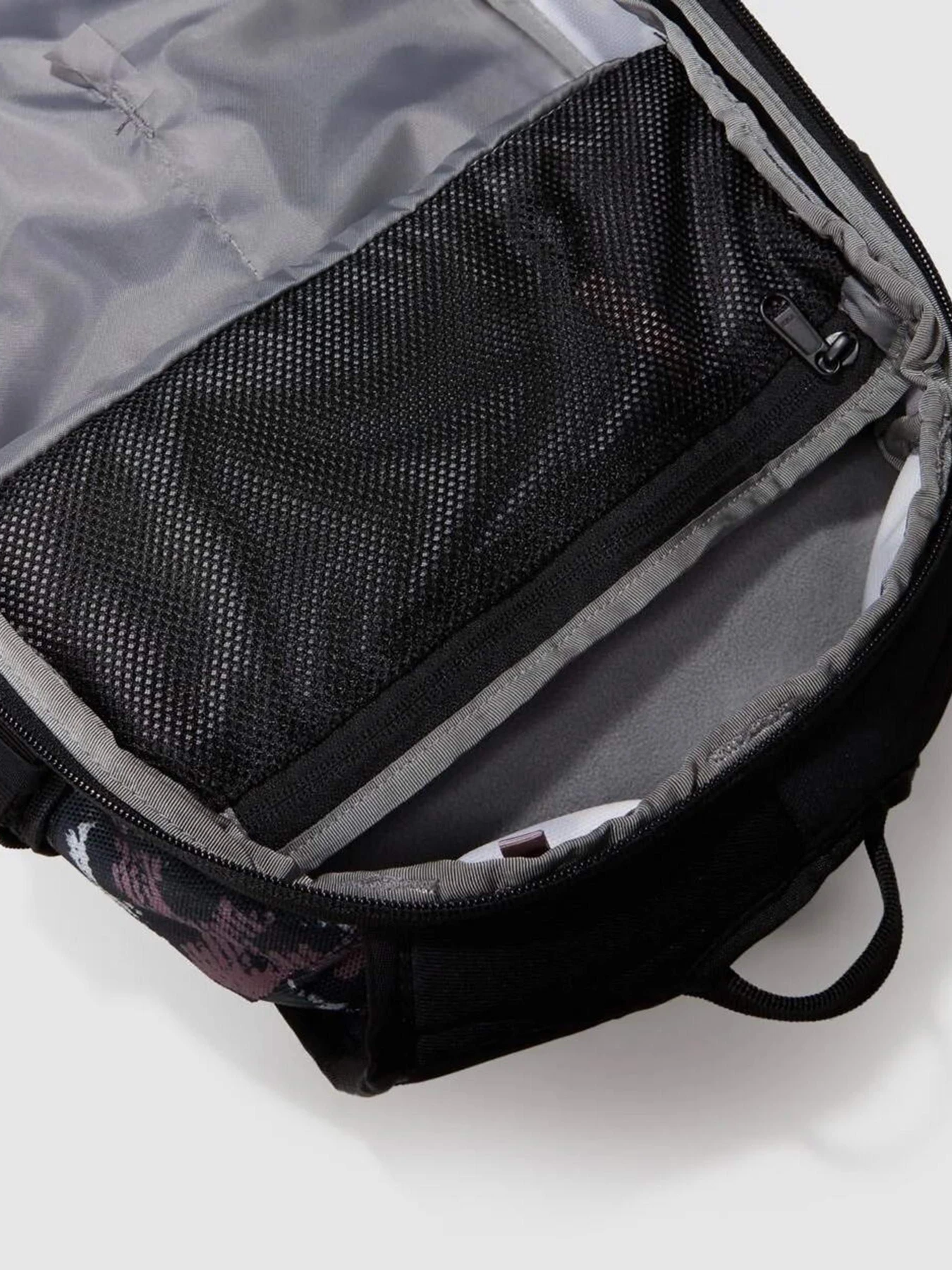Рюкзаки The North Face Slackpack 20L модель NF0A4VPUO5Q1 Фото
