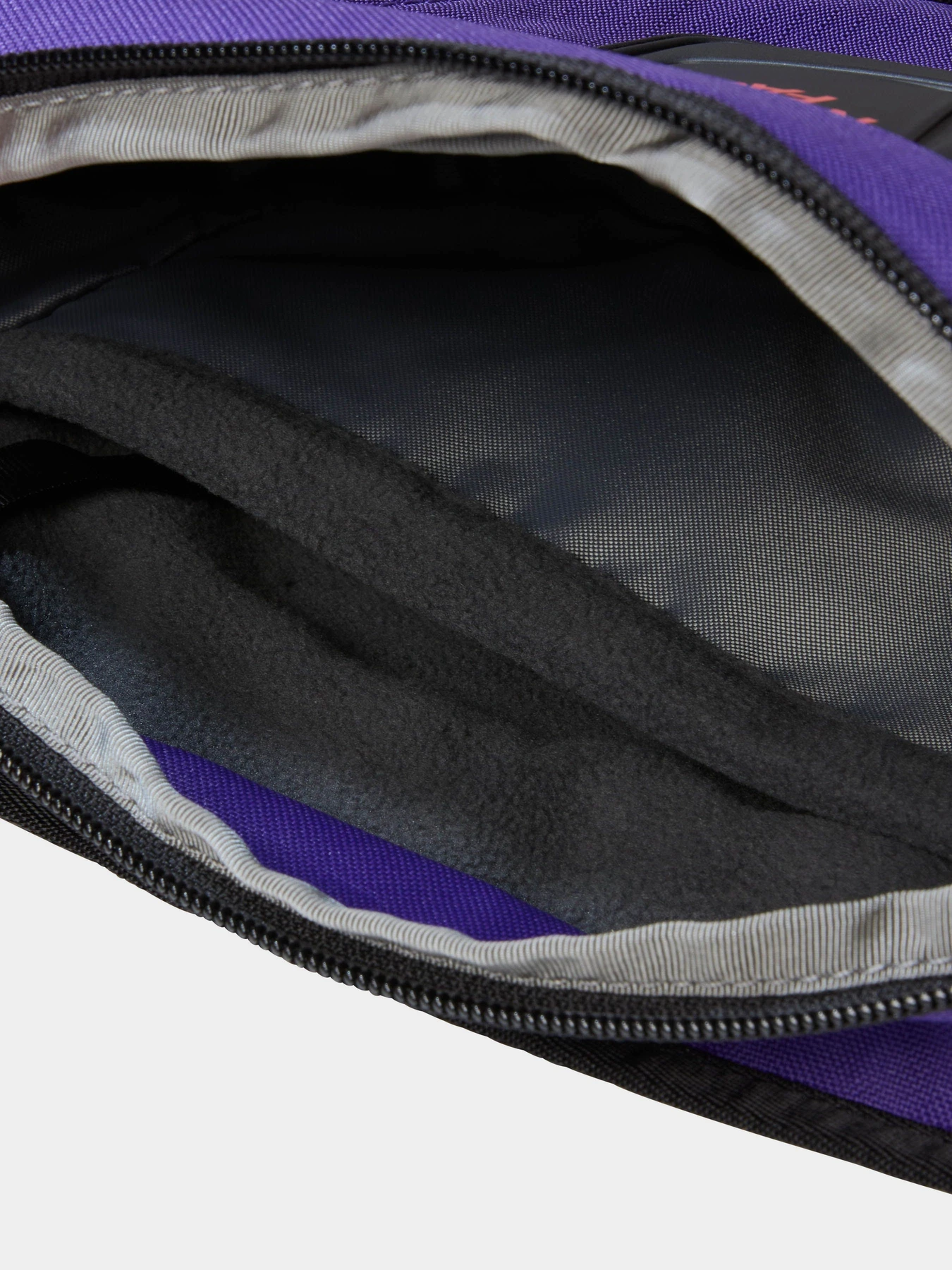Сумки The North Face Y2k Hip Pack модель NF0A87GEXO11 Сумки The North Face Y2k Hip Pack модель NF0A87GEXO11 Фото
