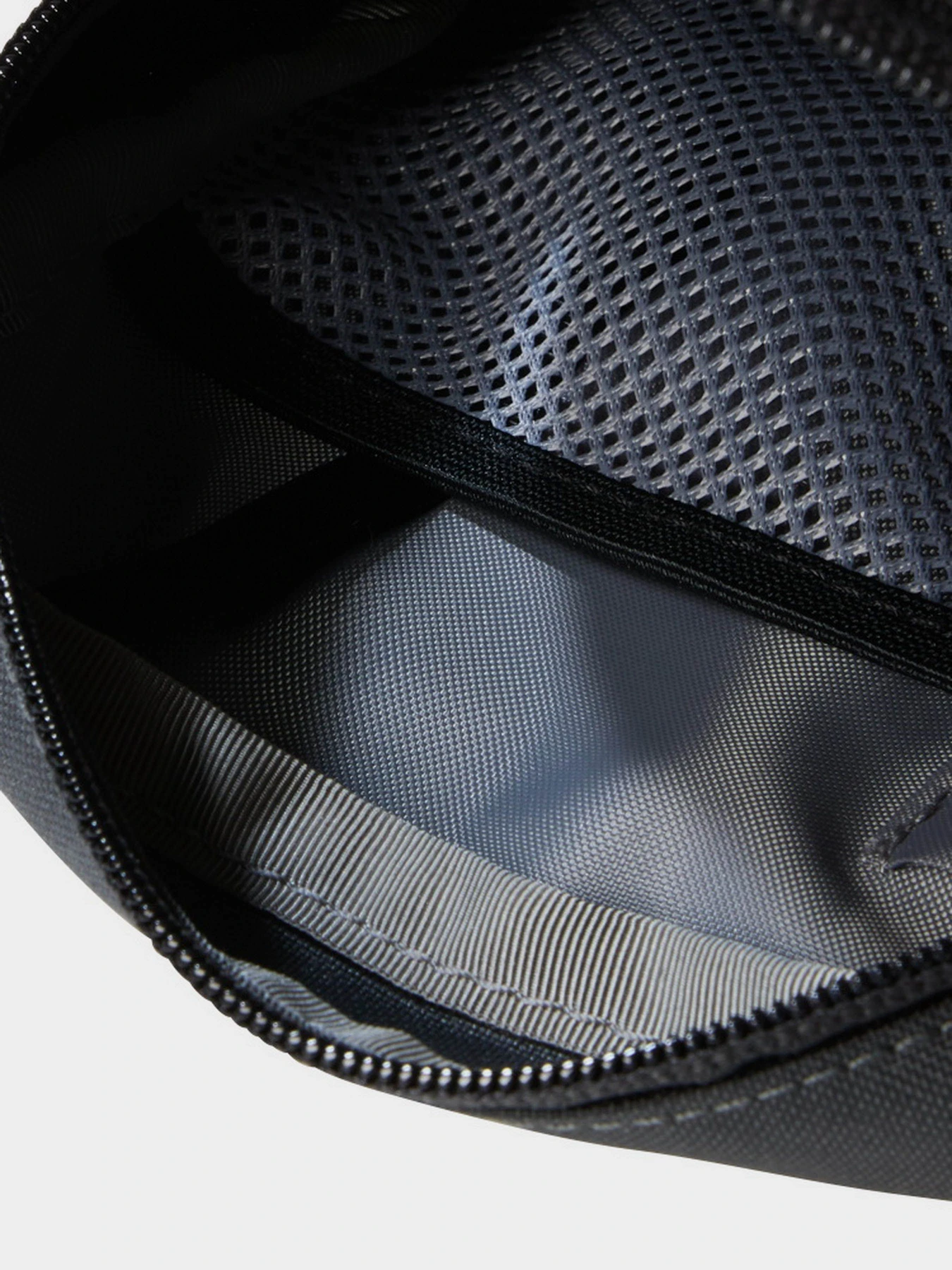 Сумки The North Face Y2K модель NF0A87GFKT01 Сумки The North Face Y2K модель NF0A87GFKT01 Фото