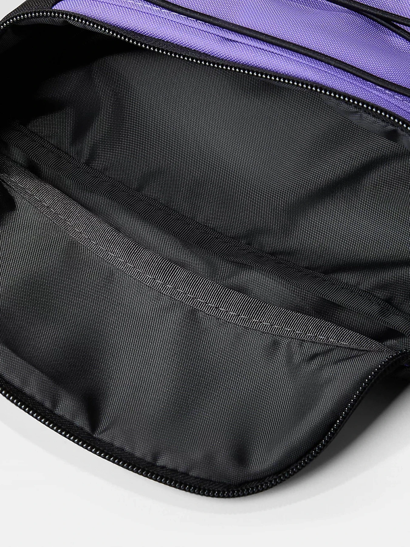 Сумки The North Face Never Stop Tote модель NF0A52TMROL1 Сумки The North Face Never Stop Tote модель NF0A52TMROL1 Фото