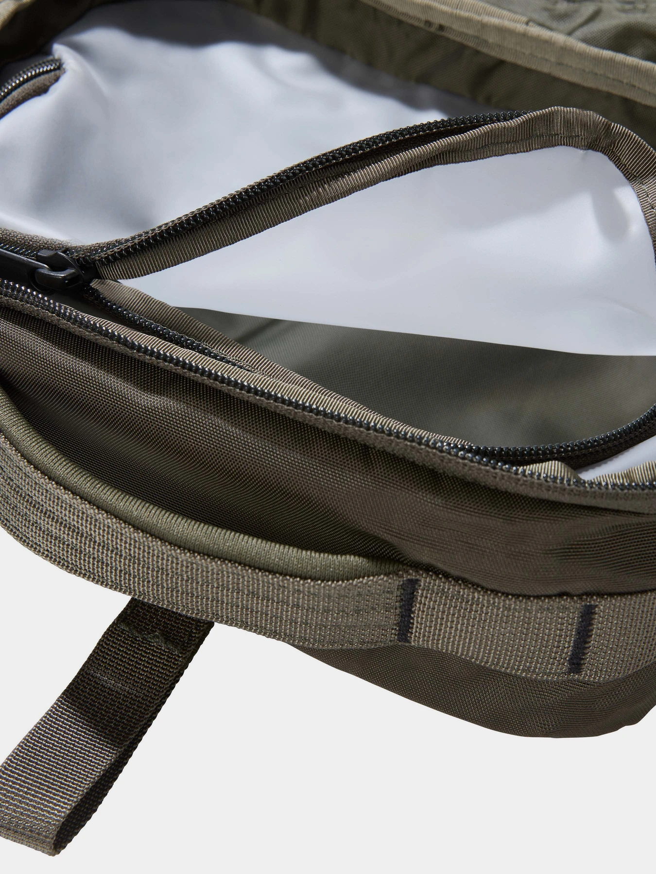 Сумки The North Face Base Camp Voyager Toiletry Kit модель NF0A81BLBQW1 Сумки The North Face Base Camp Voyager Toiletry Kit модель NF0A81BLBQW1 Фото