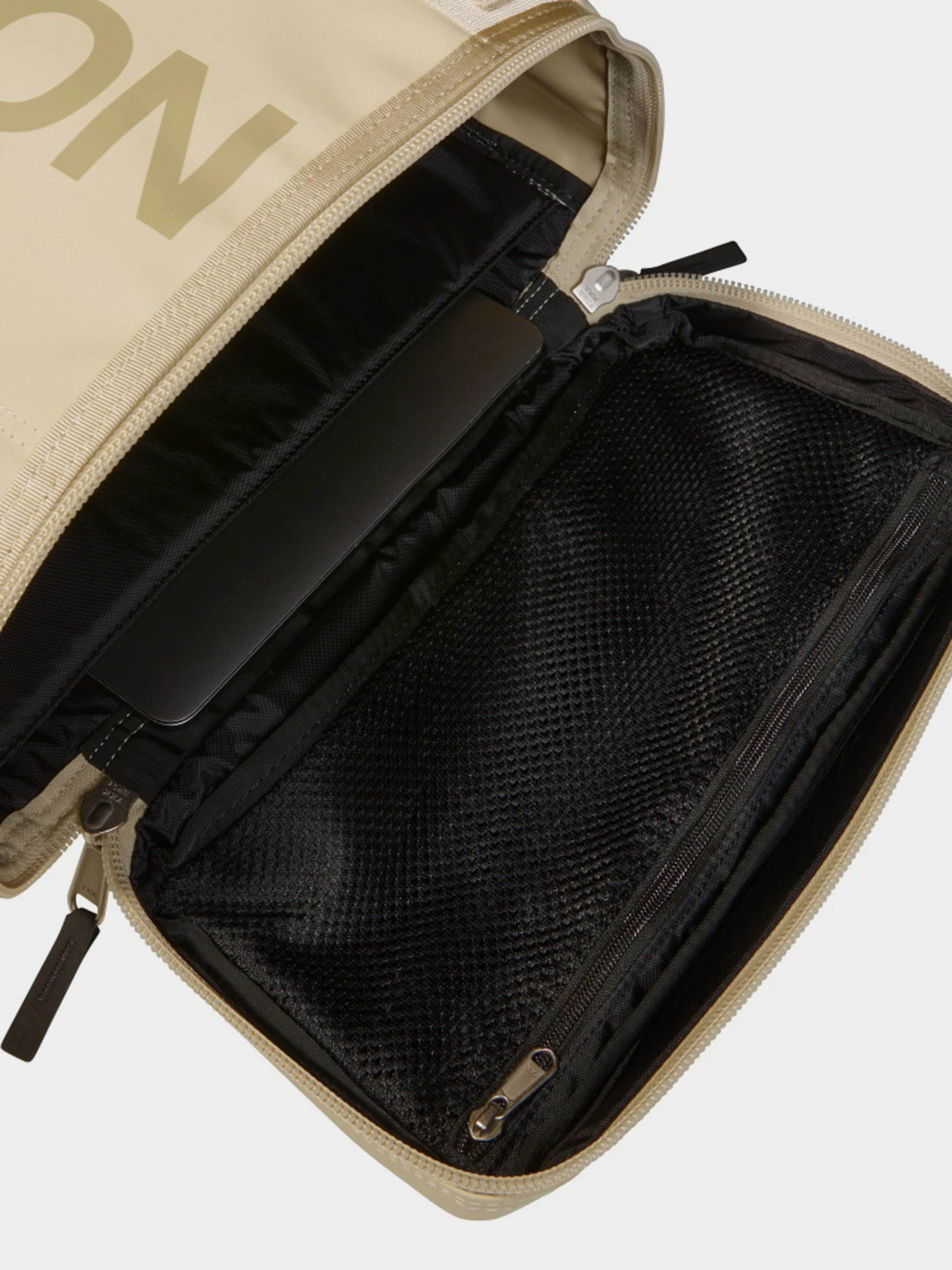 Рюкзаки The North Face Base Camp Fuse Box 30L модель NF0A3KVRPV61 Рюкзаки The North Face Base Camp Fuse Box 30L модель NF0A3KVRPV61 Фото