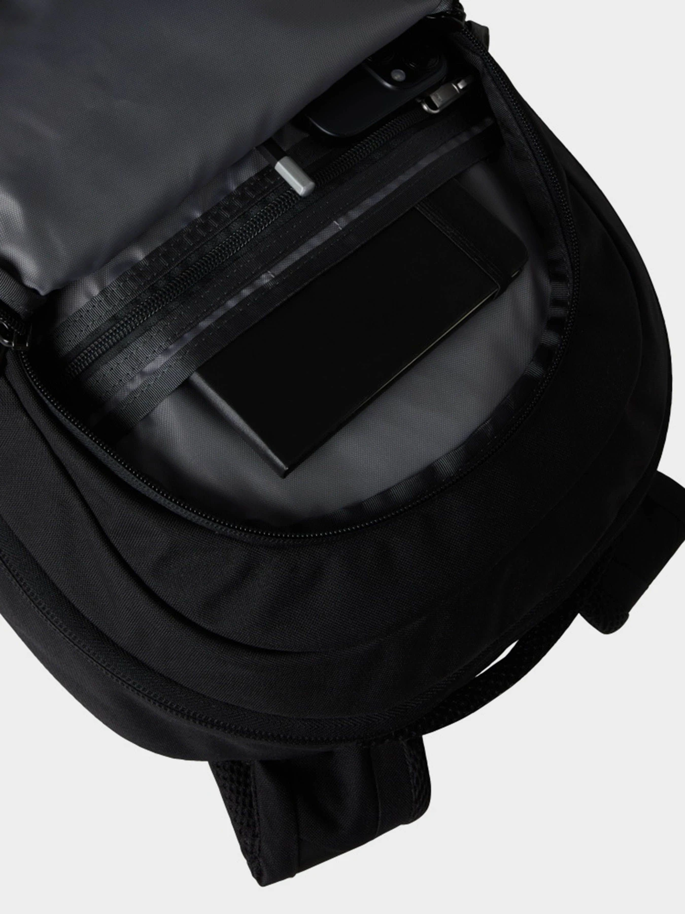 Рюкзаки The North Face Connector модель NF0A3KX84H01 Рюкзаки The North Face Connector модель NF0A3KX84H01 Фото