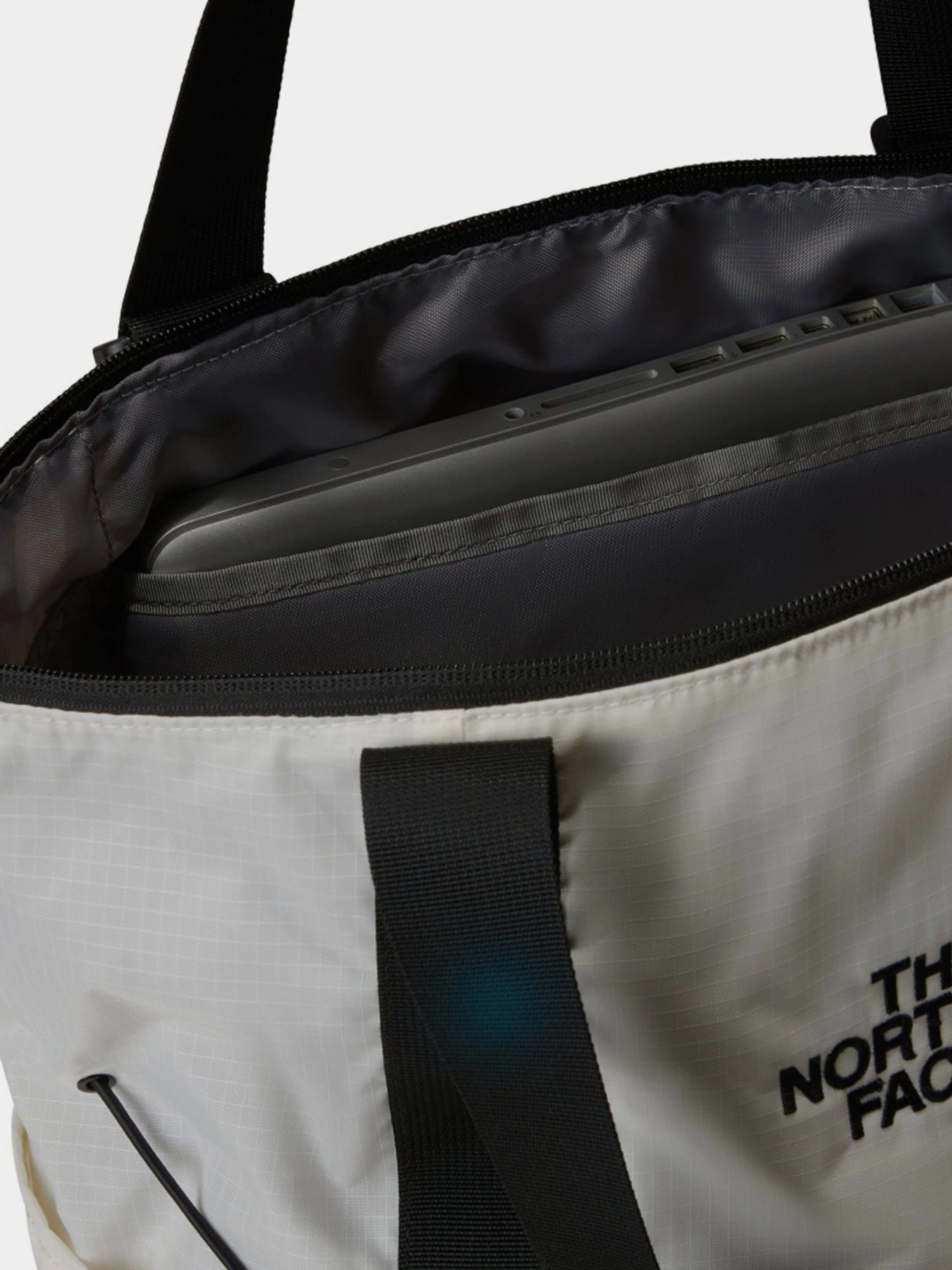 Сумки The North Face Borealis модель NF0A52SV4Q71 Сумки The North Face Borealis модель NF0A52SV4Q71 Фото
