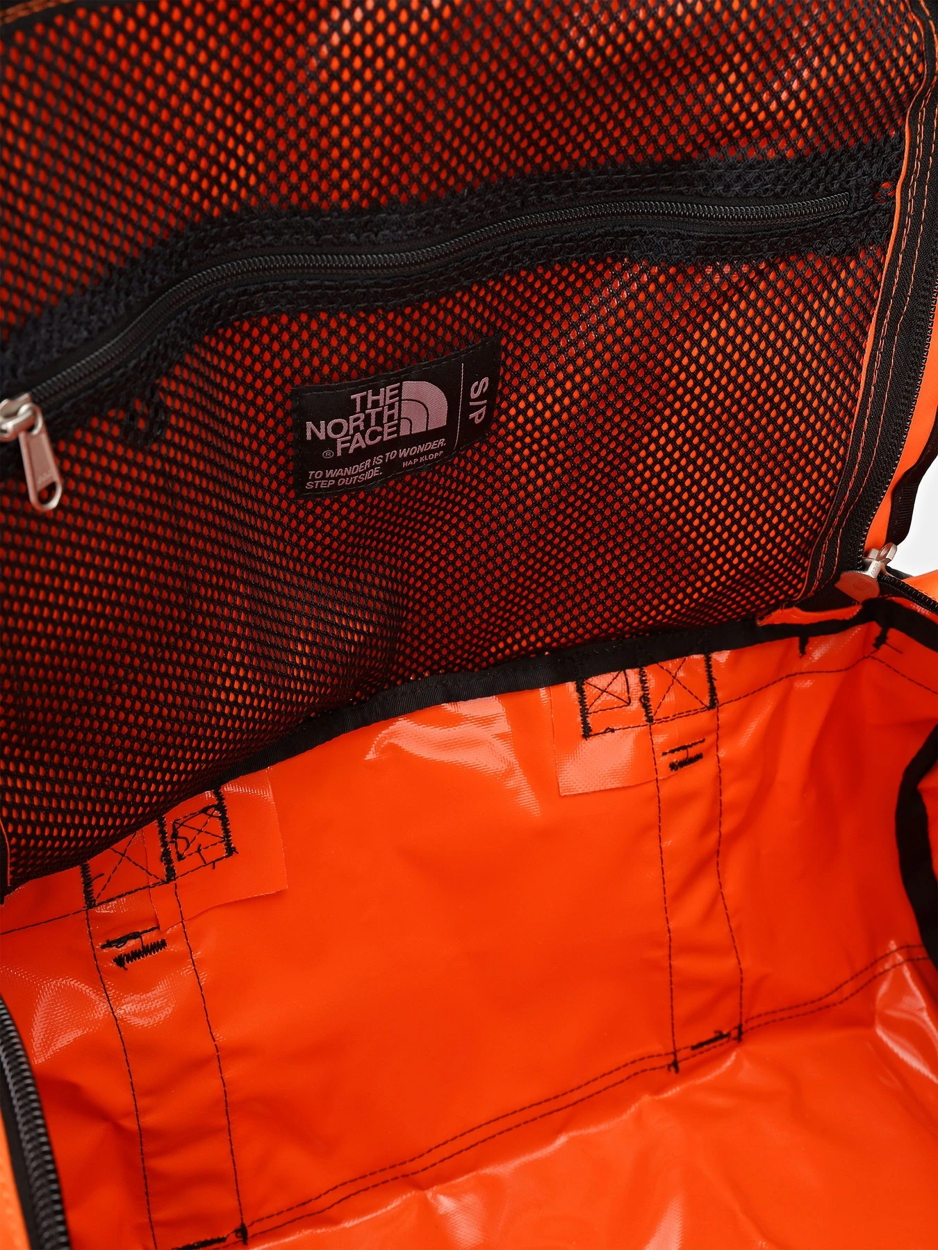 Дорожные сумки и чемоданы The North Face Base Camp Duffel - S 50L модель NF0A52ST9XI1 Дорожные сумки и чемоданы The North Face Base Camp Duffel - S 50L модель NF0A52ST9XI1 Фото