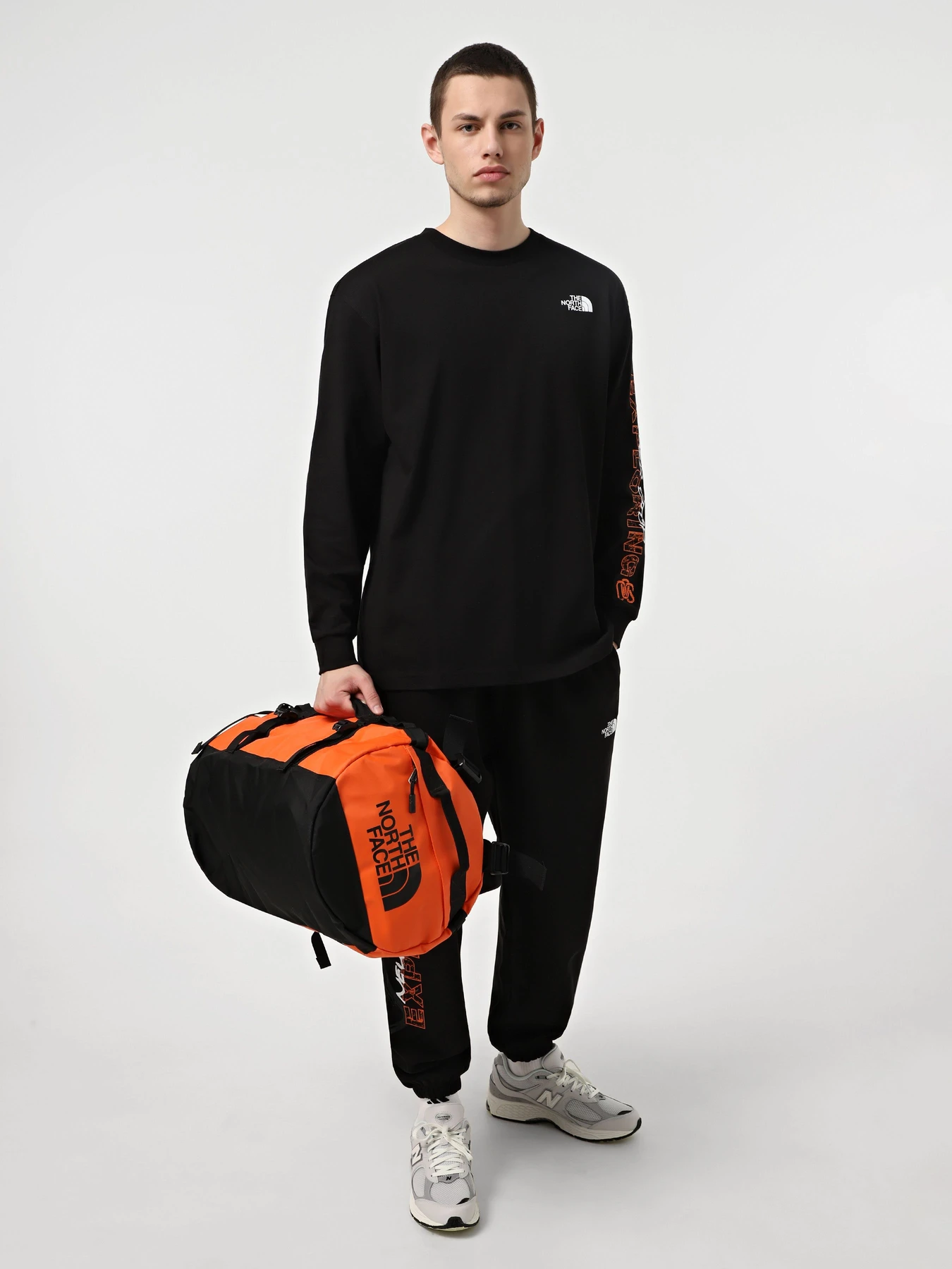 Дорожные сумки и чемоданы The North Face Base Camp Duffel - S 50L модель NF0A52ST9XI1 Дорожные сумки и чемоданы The North Face Base Camp Duffel - S 50L модель NF0A52ST9XI1 Фото