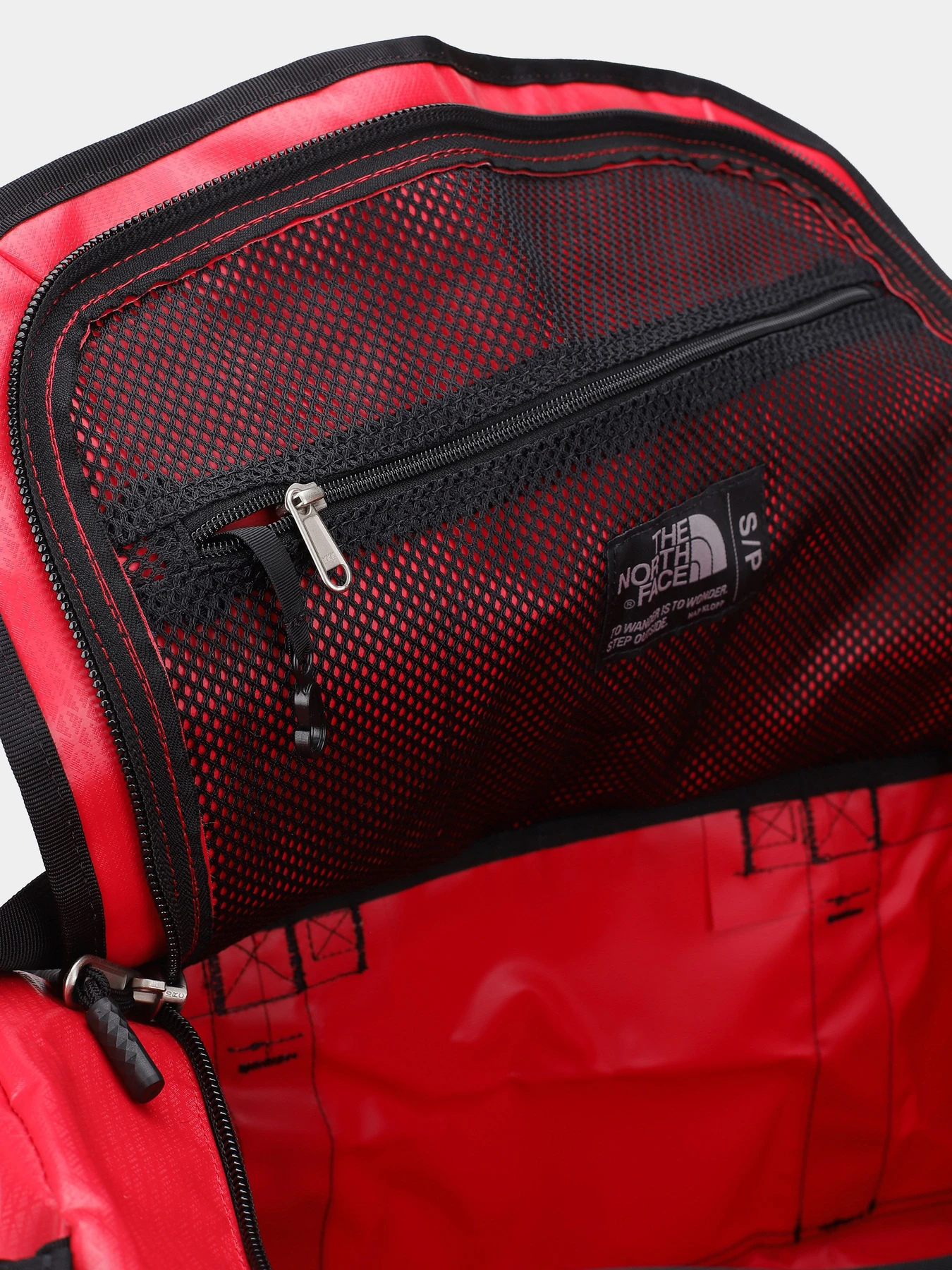 Дорожные сумки и чемоданы The North Face Base Camp Duffel - S 50L модель NF0A52ST54A1 Дорожные сумки и чемоданы The North Face Base Camp Duffel - S 50L модель NF0A52ST54A1 Фото
